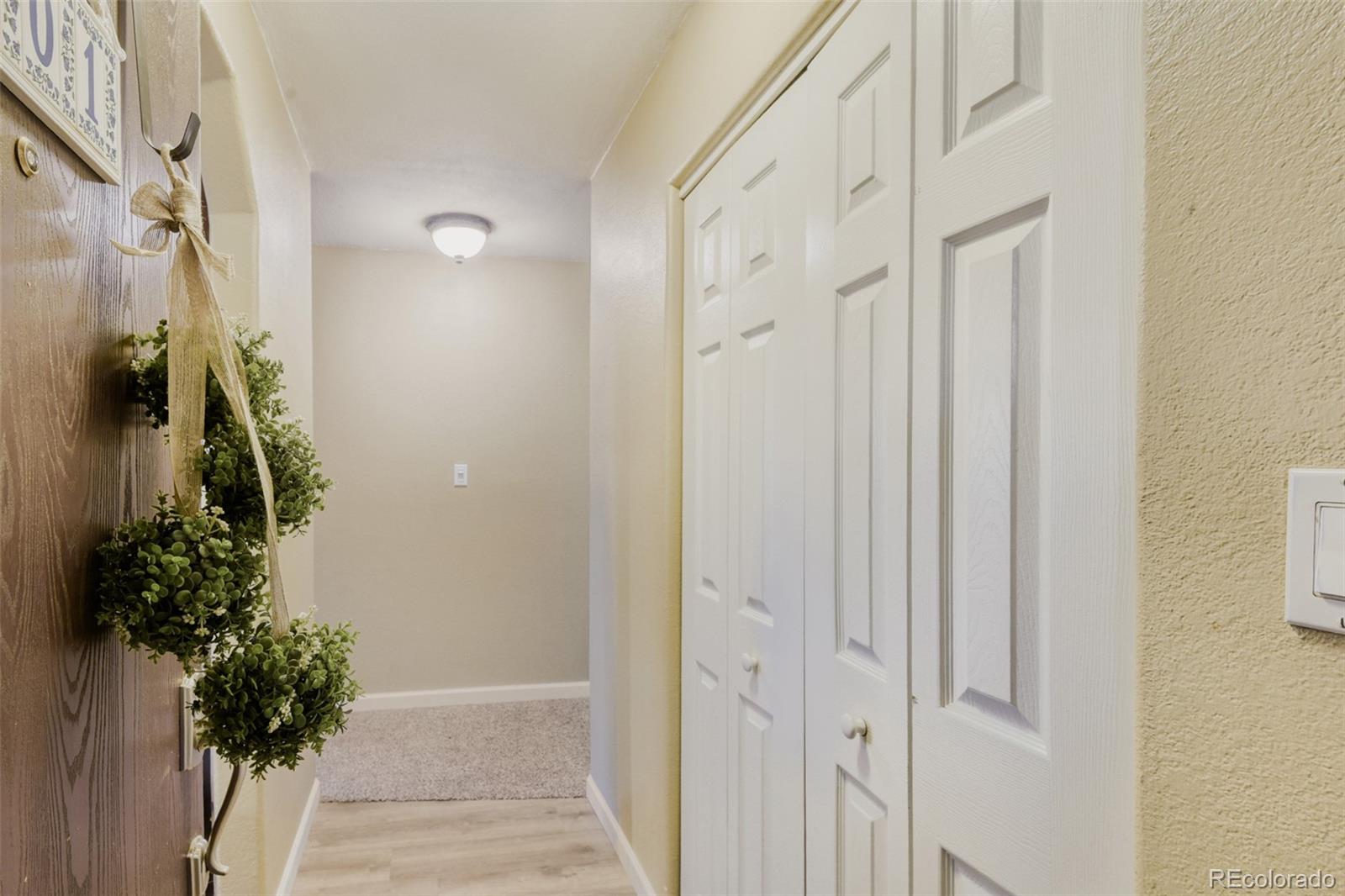 140 E Highline Cir #101, Centennial, CO 80122