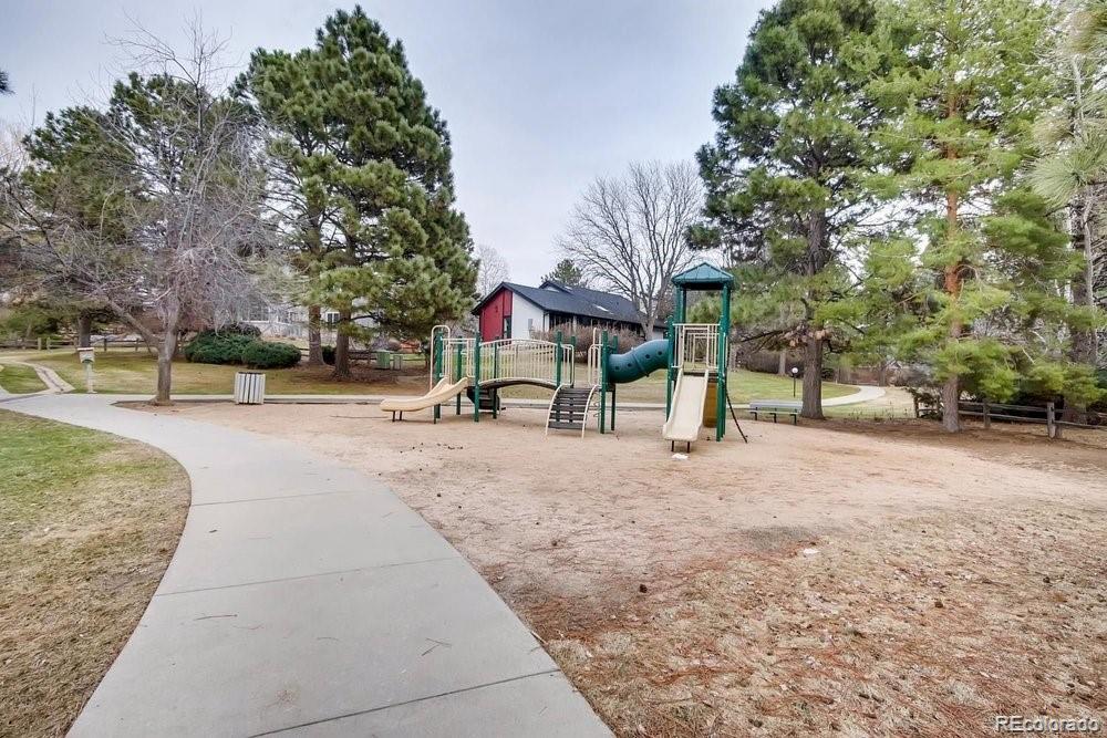 6335 S Geneva Cir, Englewood, CO 80111
