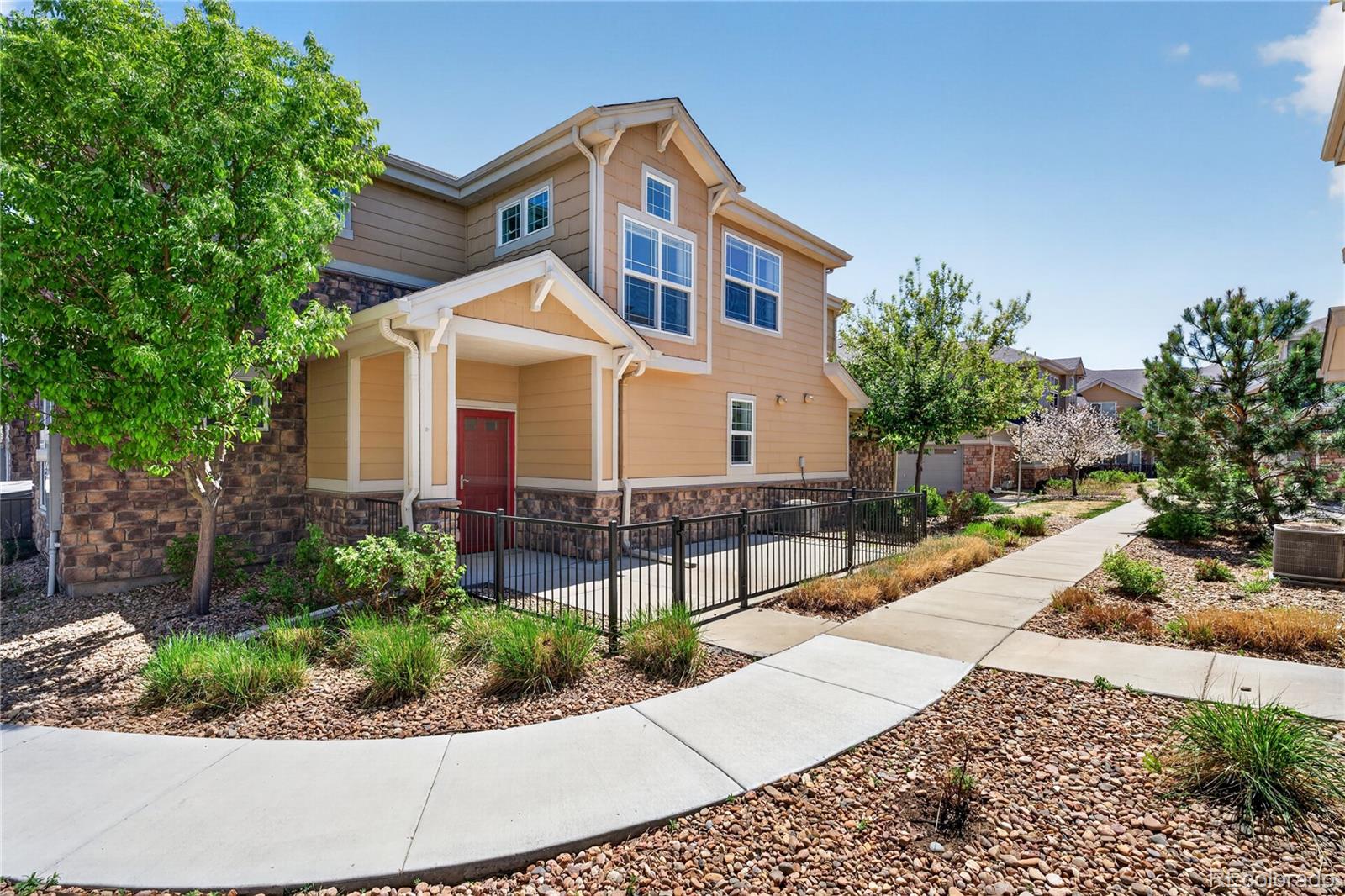 1804 S Buchanan Cir, Aurora, CO 80018
