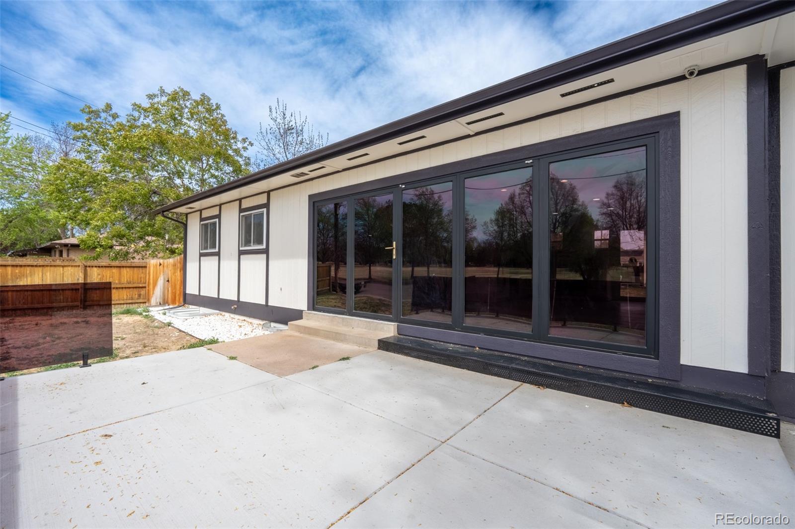 6735 W 2nd Ave, Lakewood, CO 80226