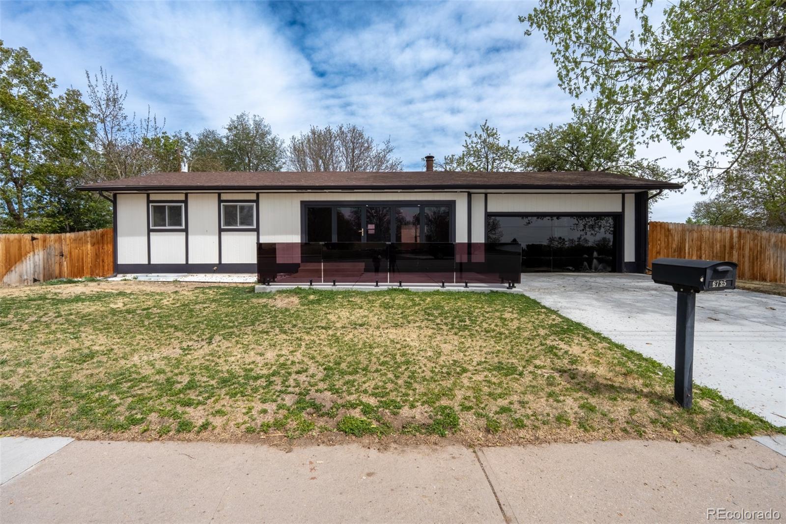 6735 W 2nd Ave, Lakewood, CO 80226