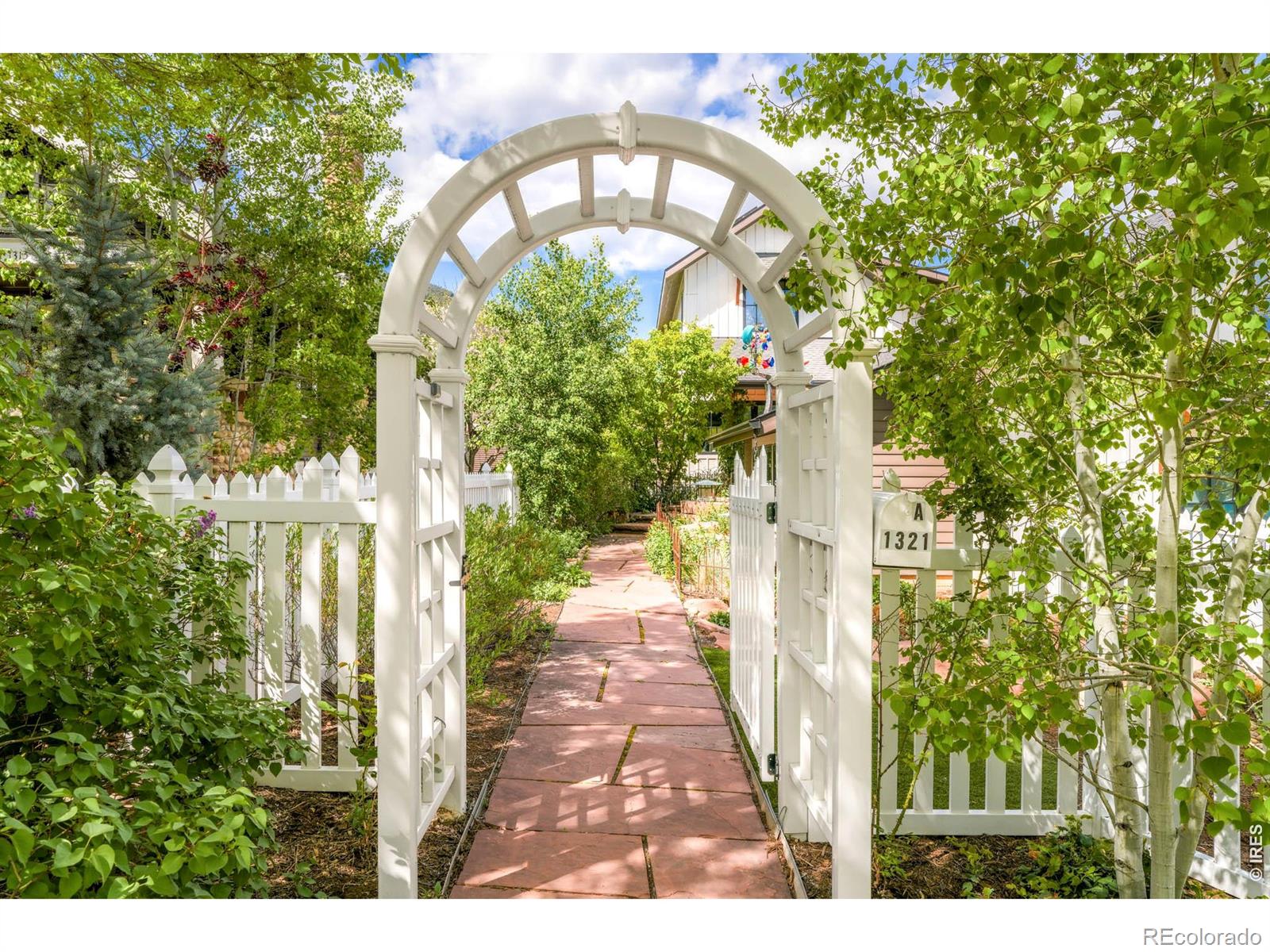 1321 9th St #A, Boulder, CO 80302