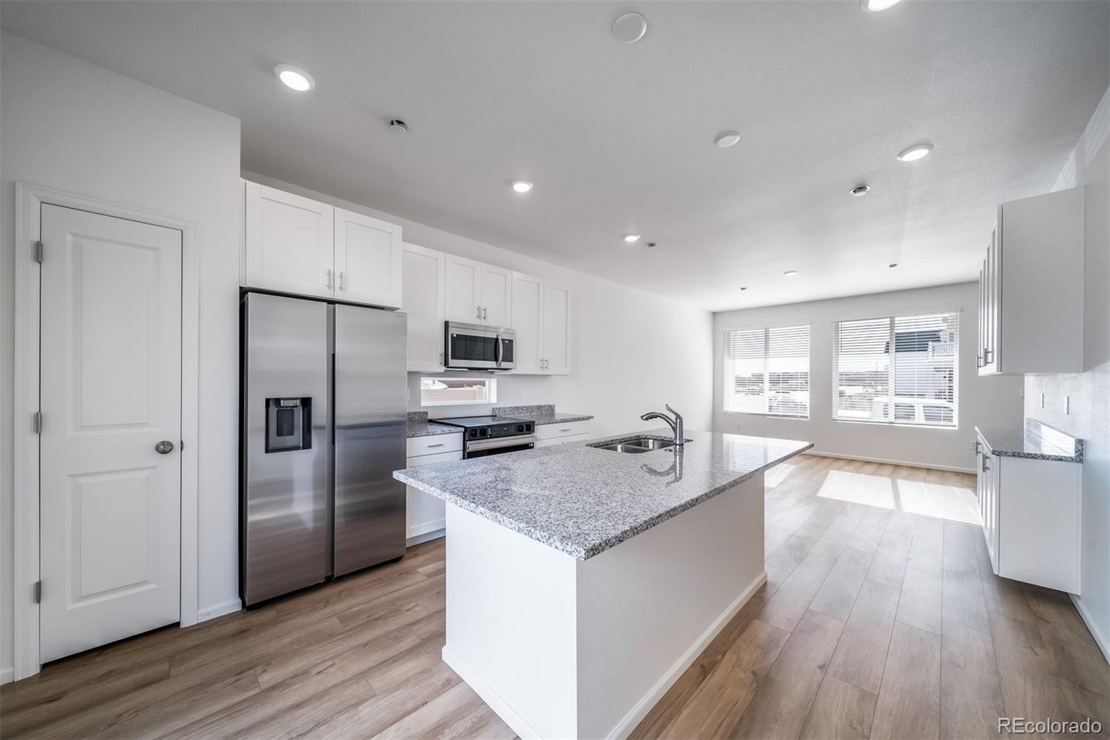 46601 Sunflower Ln, Bennett, CO 80102