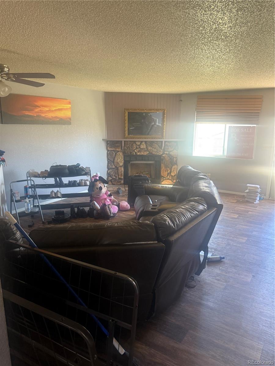 1826 Lanka Ln, Colorado Springs, CO 80915