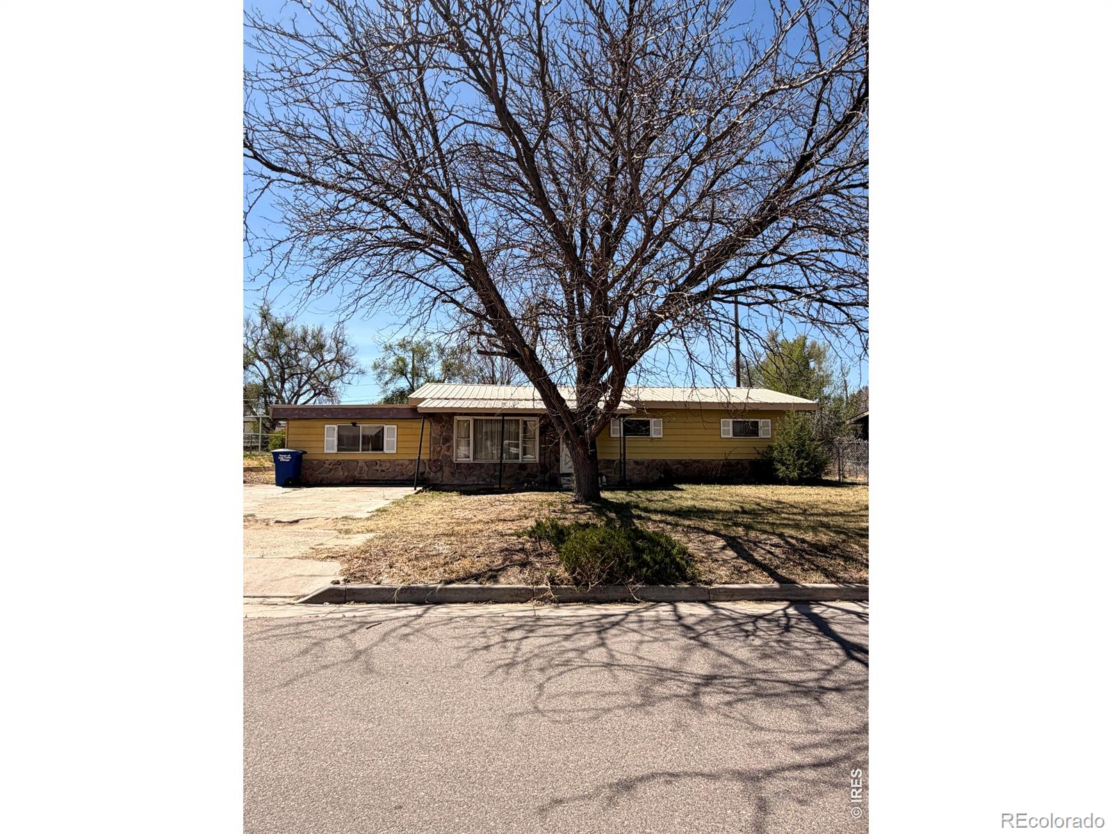 117 Pine St, Log Lane Village, CO 80705