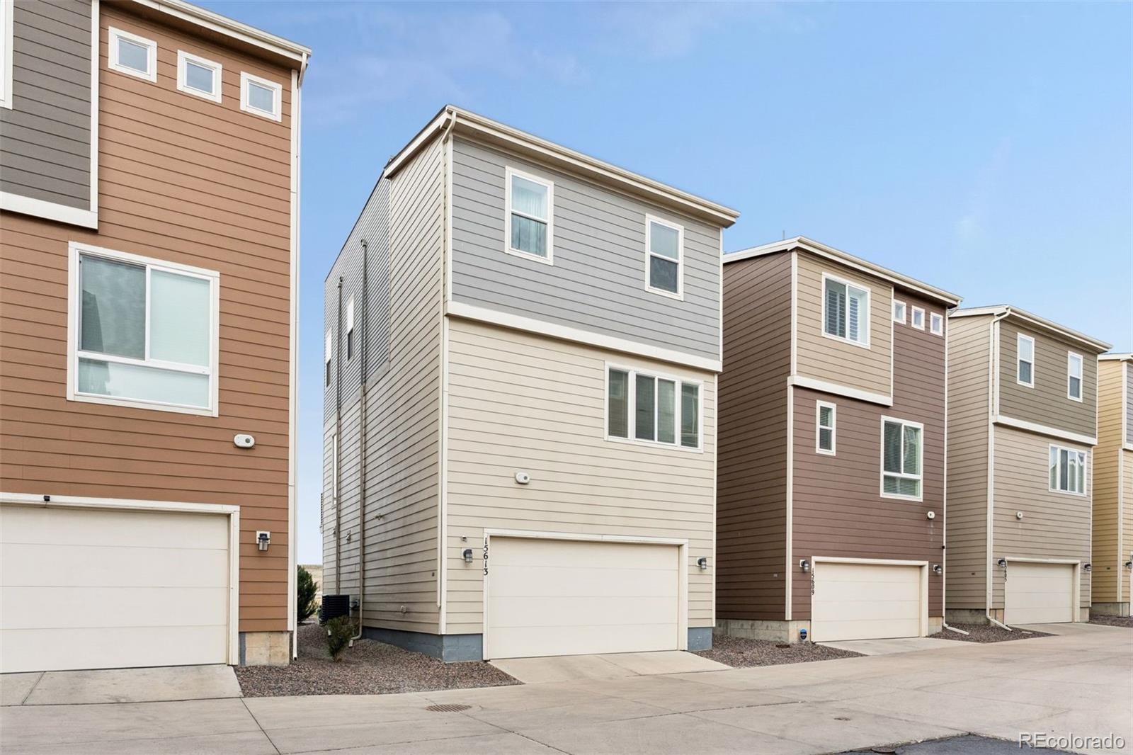 15613 E Broncos Pl, Englewood, CO 80112