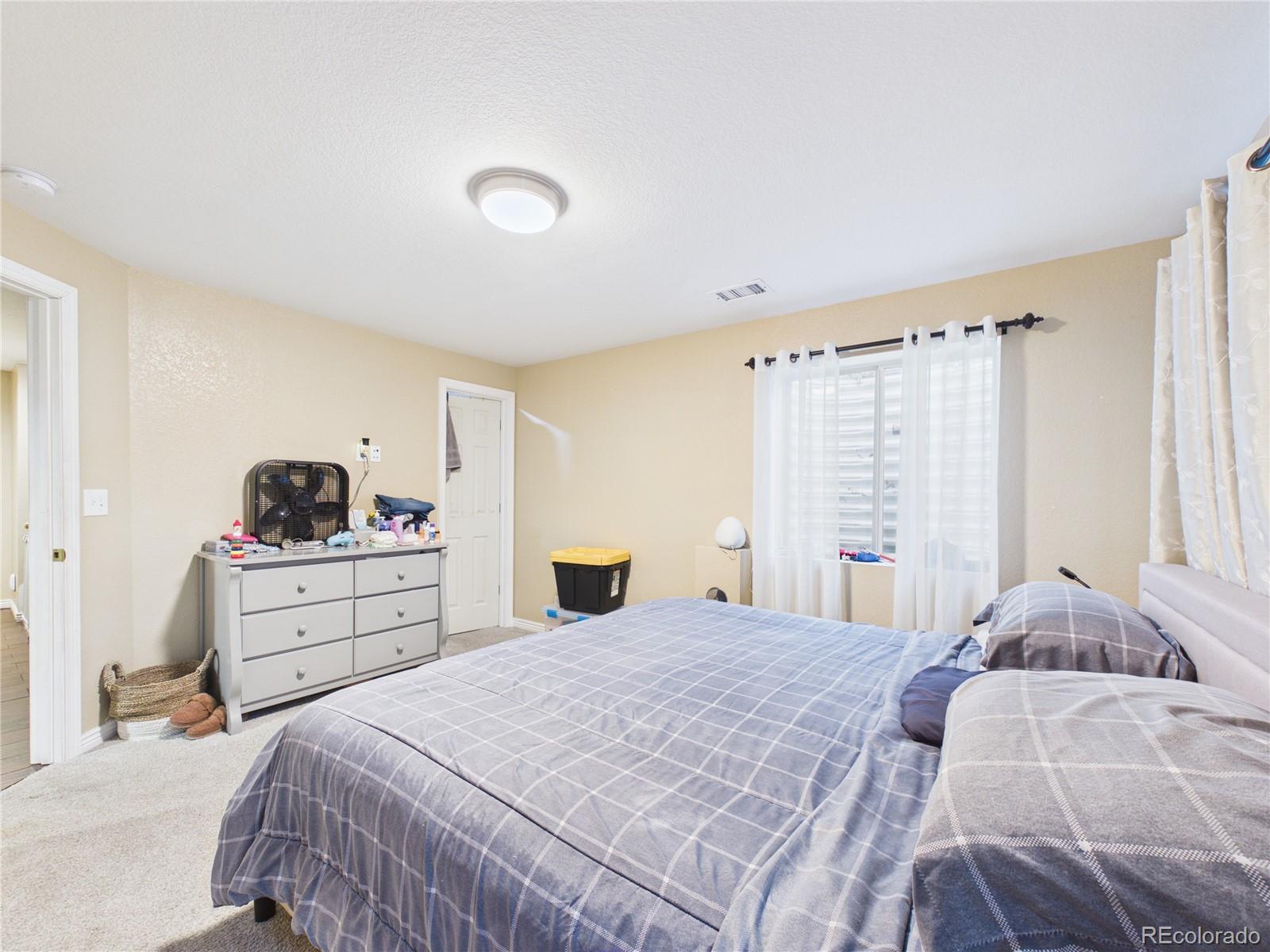 5560 Lewiston St, Denver, CO 80239