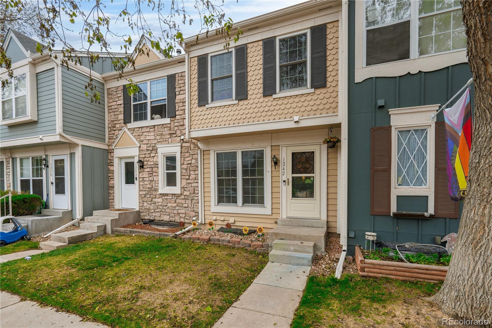 1242 S Idalia St, Aurora, CO 80017