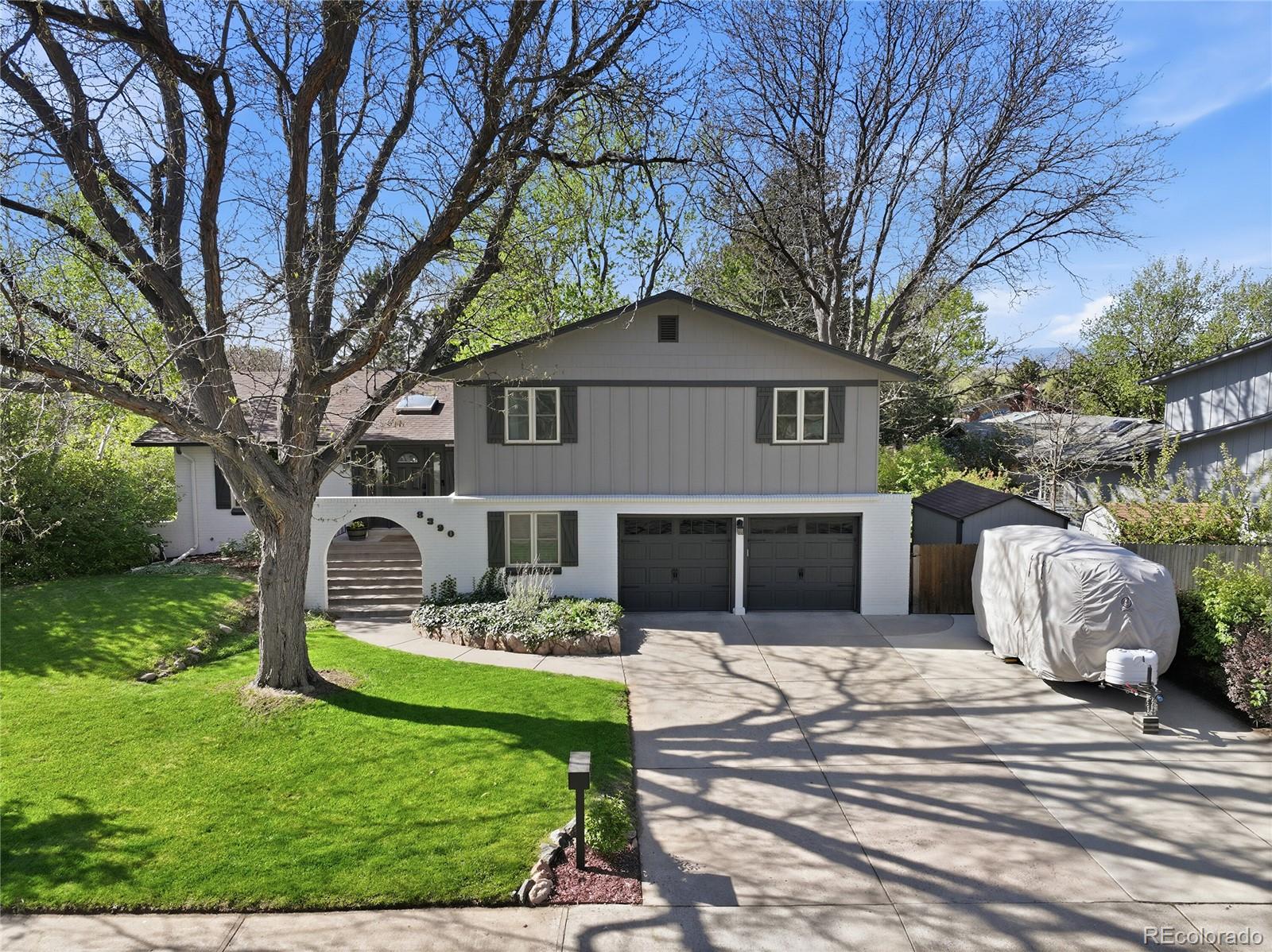 8390 W Harvard Dr, Lakewood, CO 80227