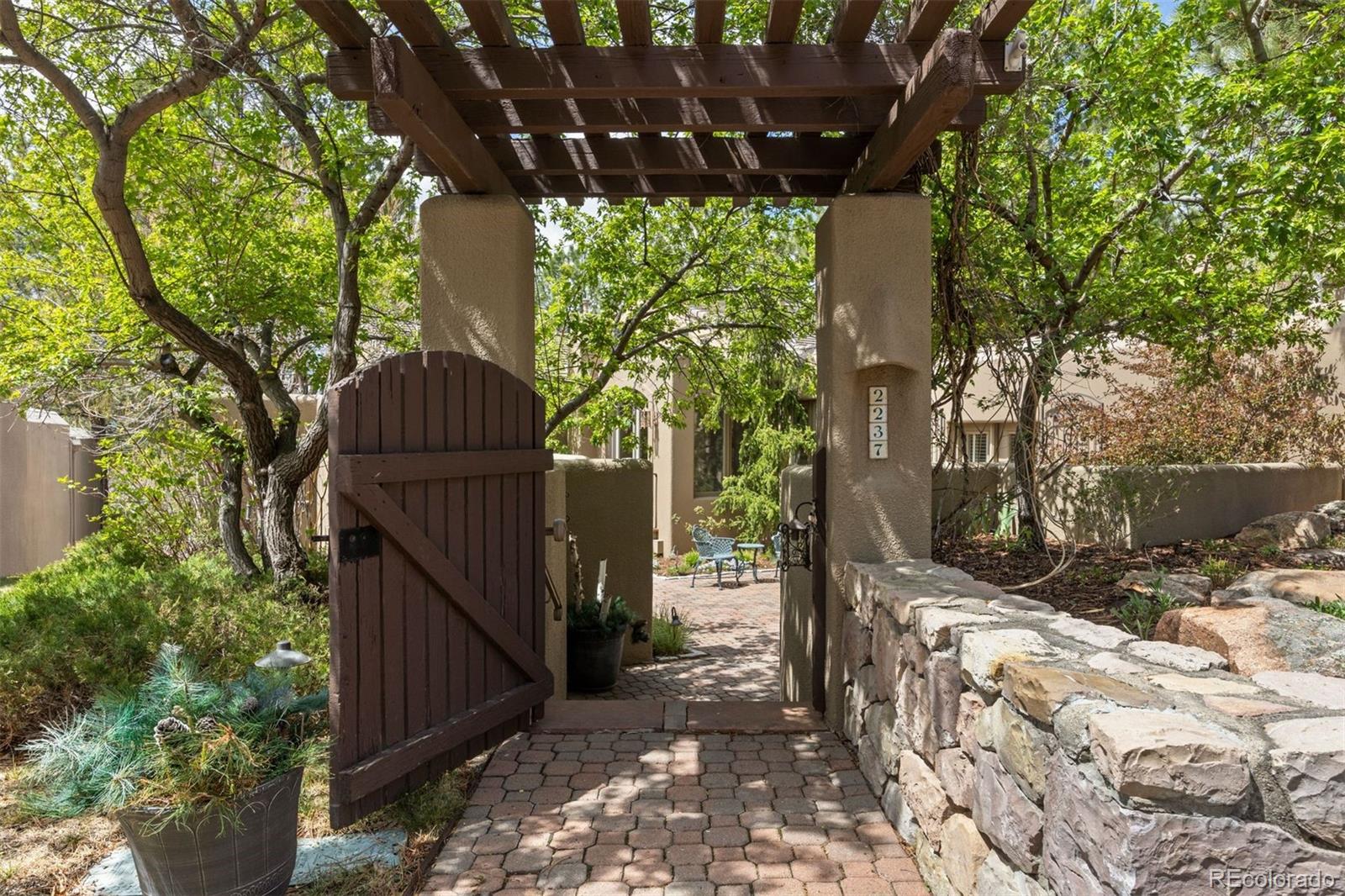 2237 Ridge Plaza Dr, Castle Rock, CO 80108