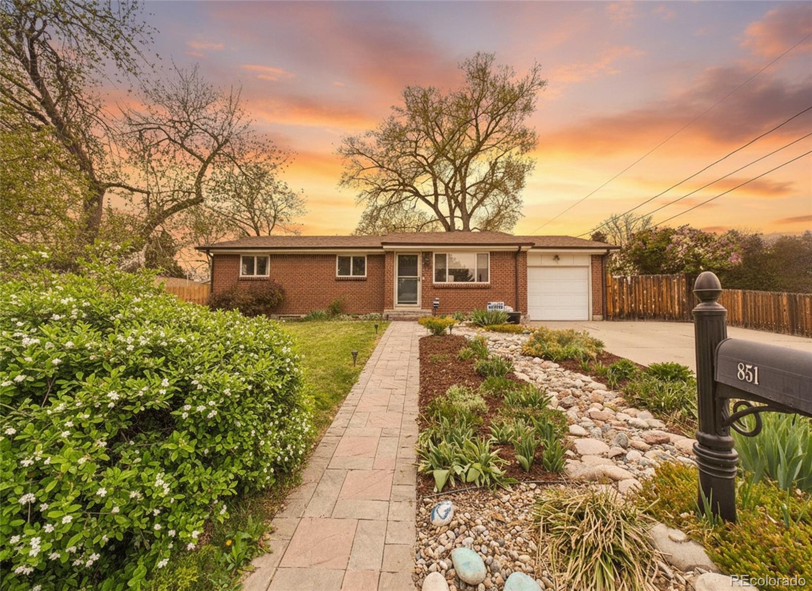 851 Miller Ct, Lakewood, CO 80215