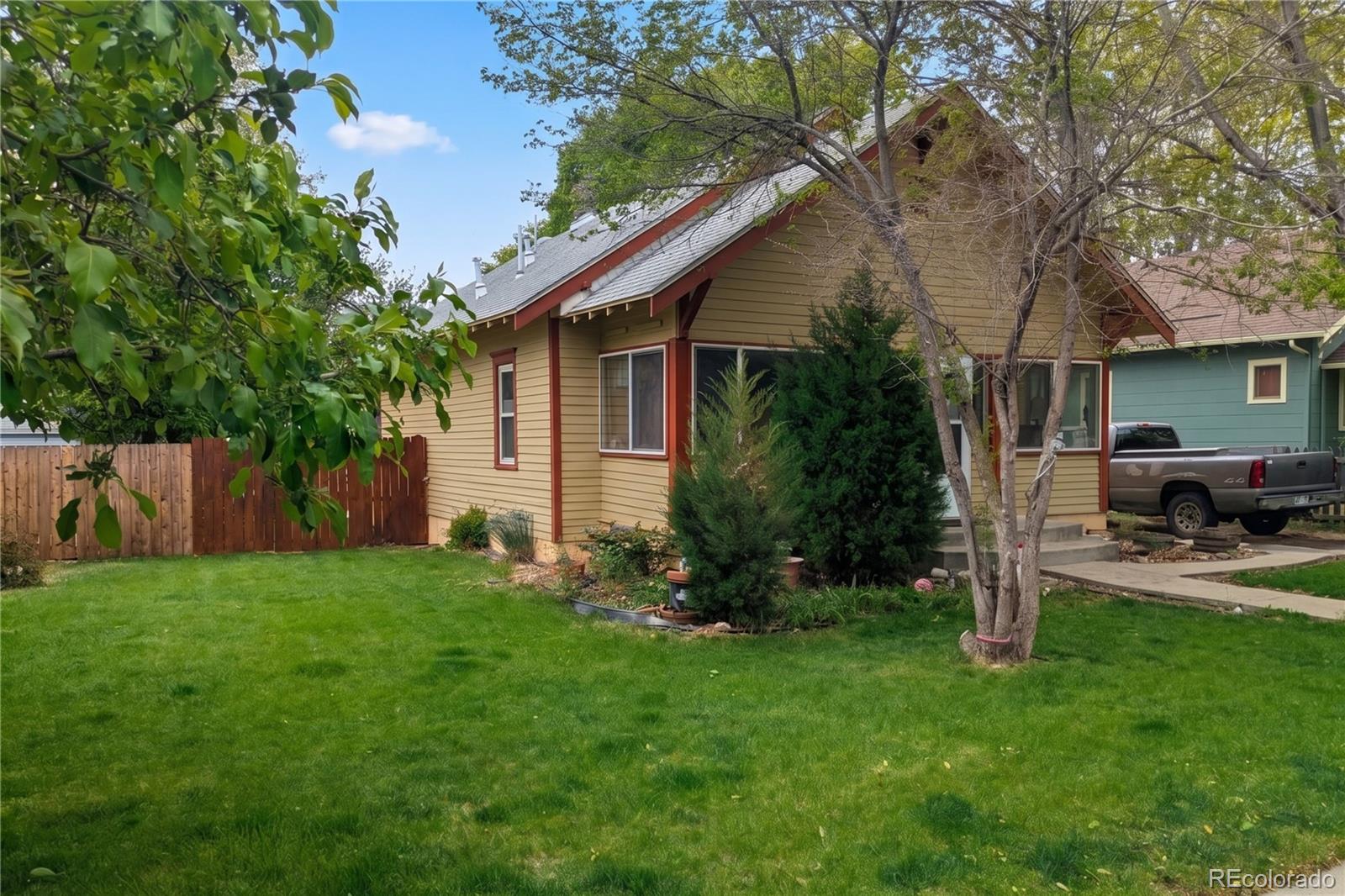 37 E 4th Ave, Longmont, CO 80504