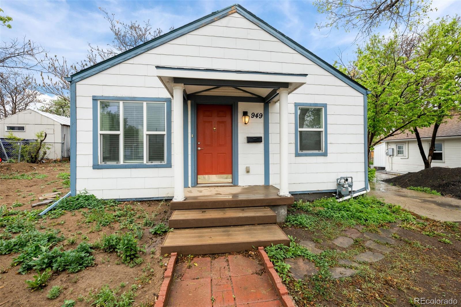 949 S Perry St, Denver, CO 80219