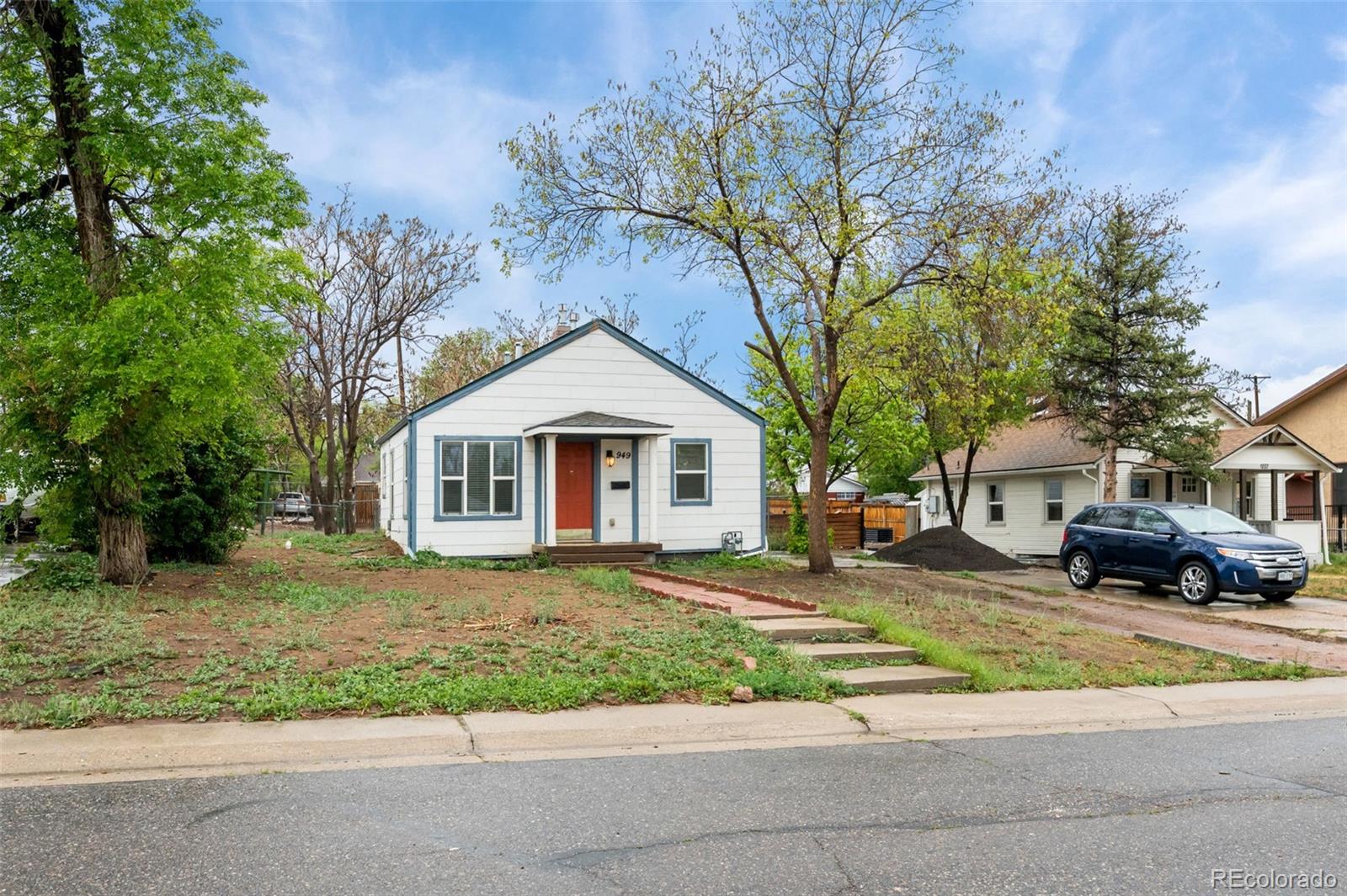 949 S Perry St, Denver, CO 80219