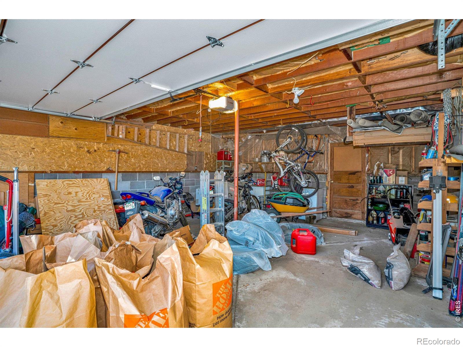 527 Hemlock Dr, Lyons, CO 80540