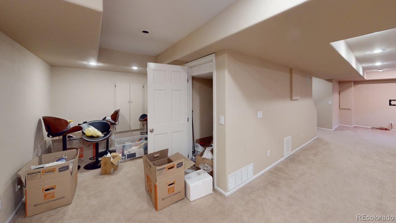 8958 Forrest Dr, Highlands Ranch, CO 80126