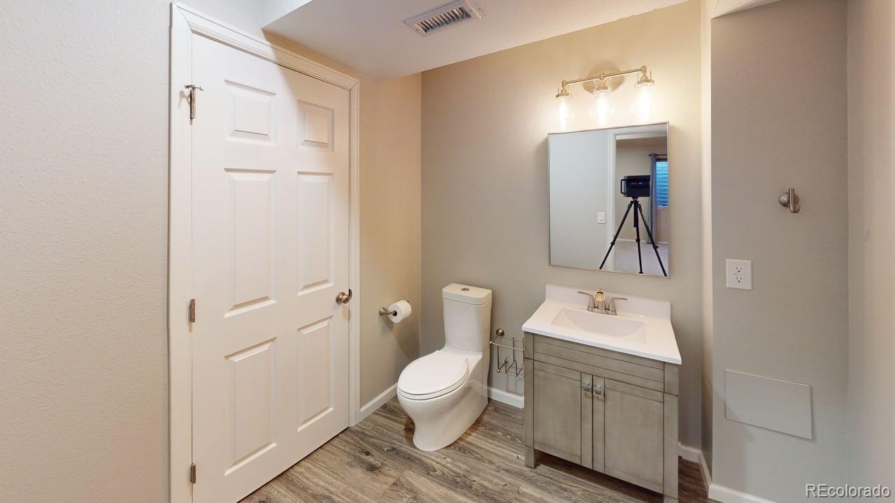 8958 Forrest Dr, Highlands Ranch, CO 80126