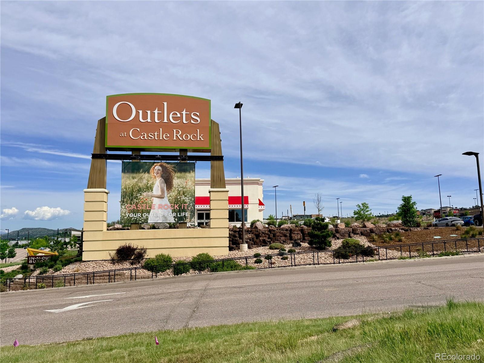 1894 Oakcrest Cir, Castle Rock, CO 80104