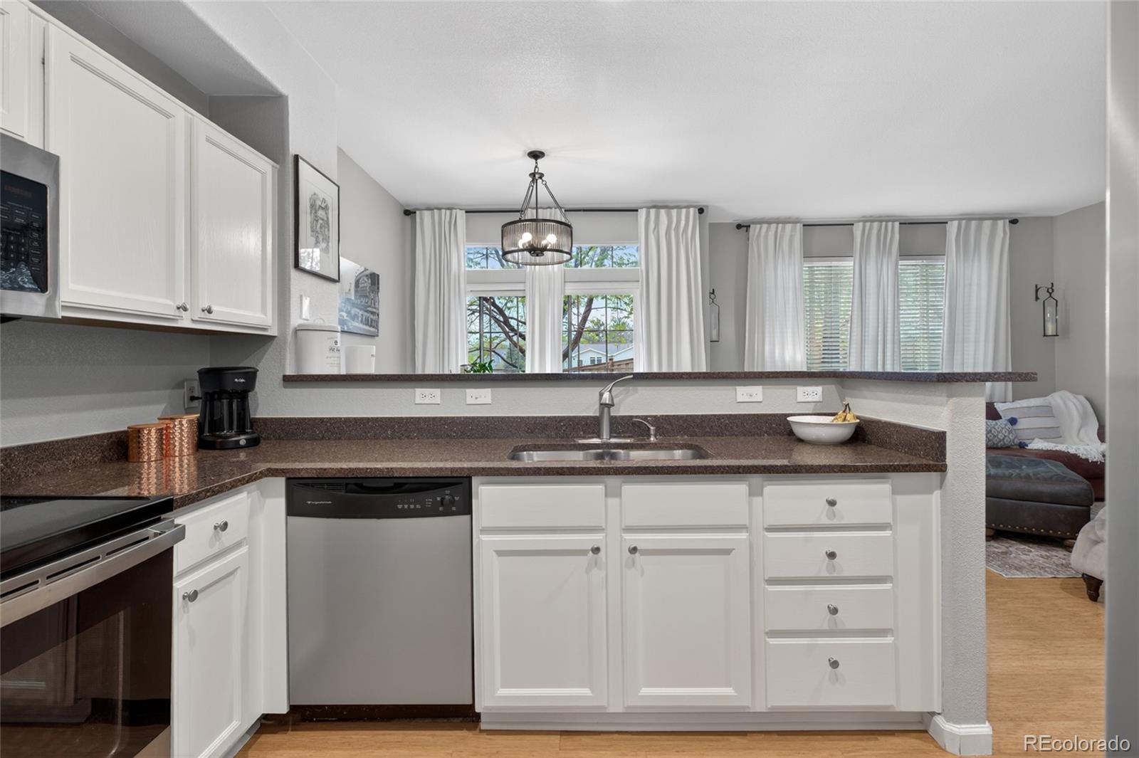 8569 S Upham Way, Littleton, CO 80128