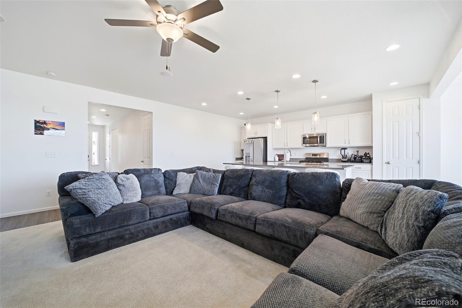2213 Sunrise Ln, Pueblo, CO 81008
