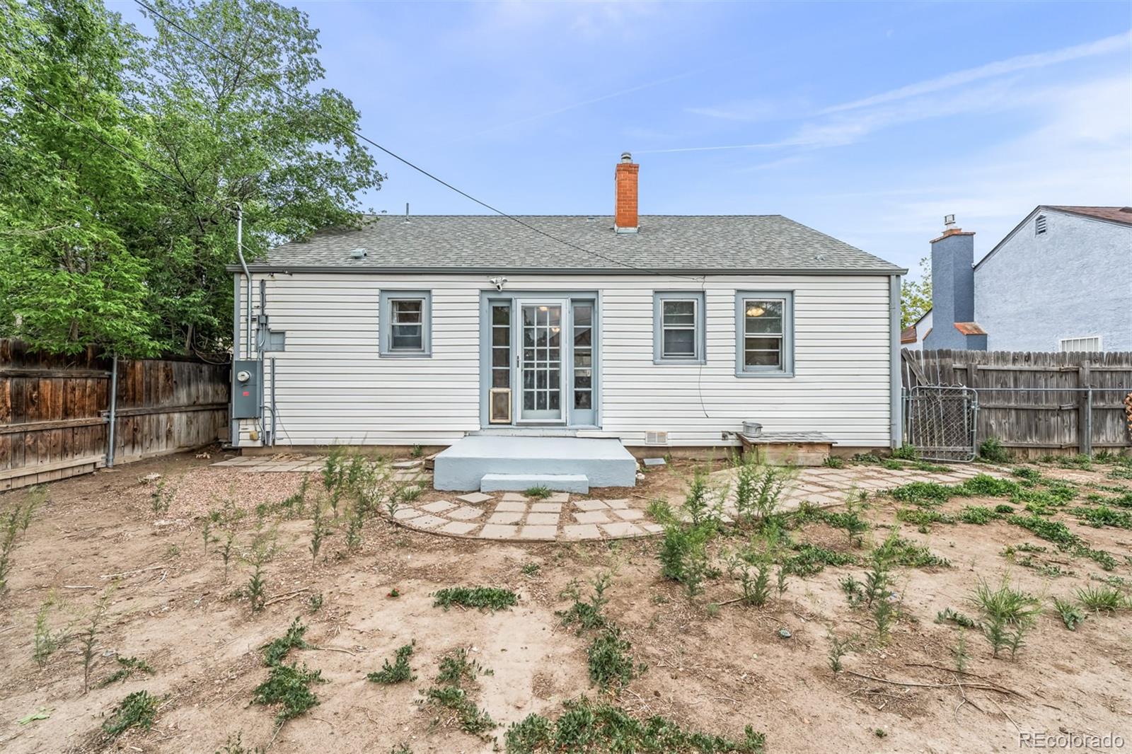 323 Arthur St, Pueblo, CO 81004