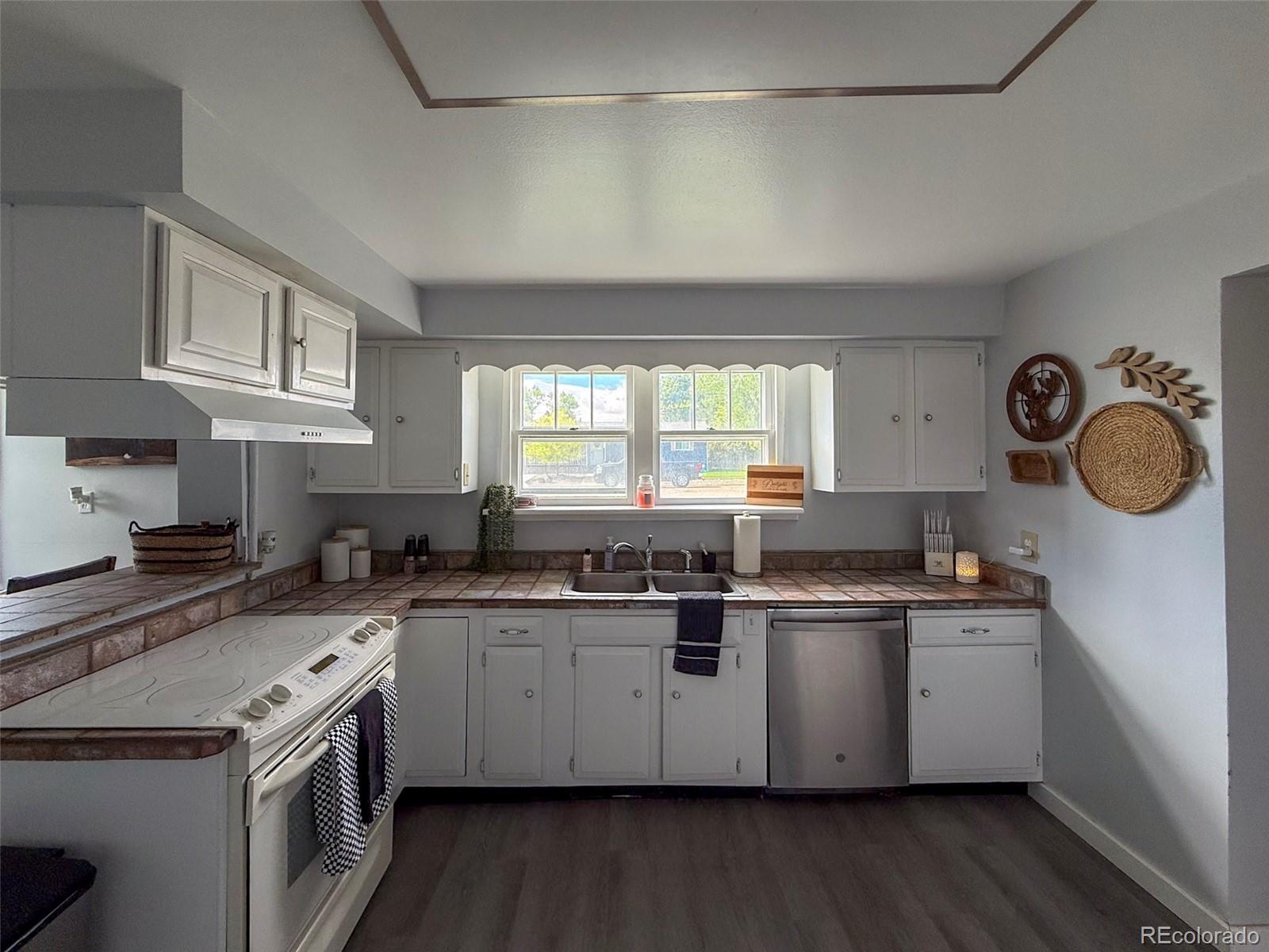 314 6th St, Burlington, CO 80807