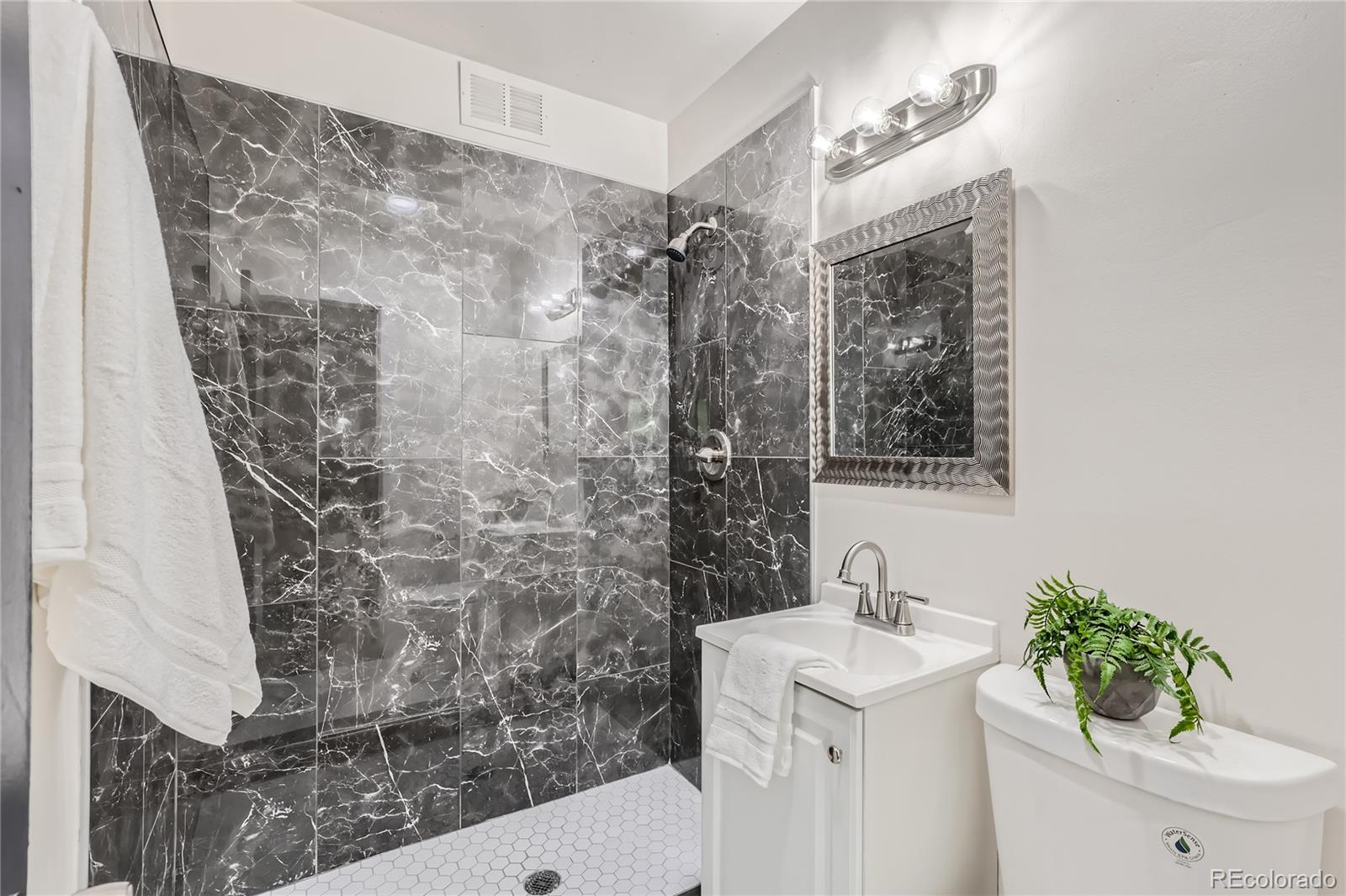 2100 N Franklin St #20, Denver, CO 80205