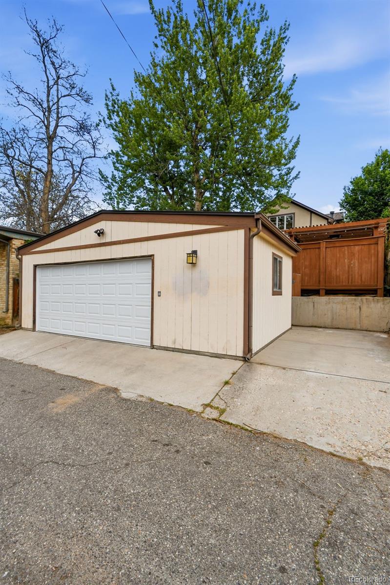 915 S Downing St, Denver, CO 80209