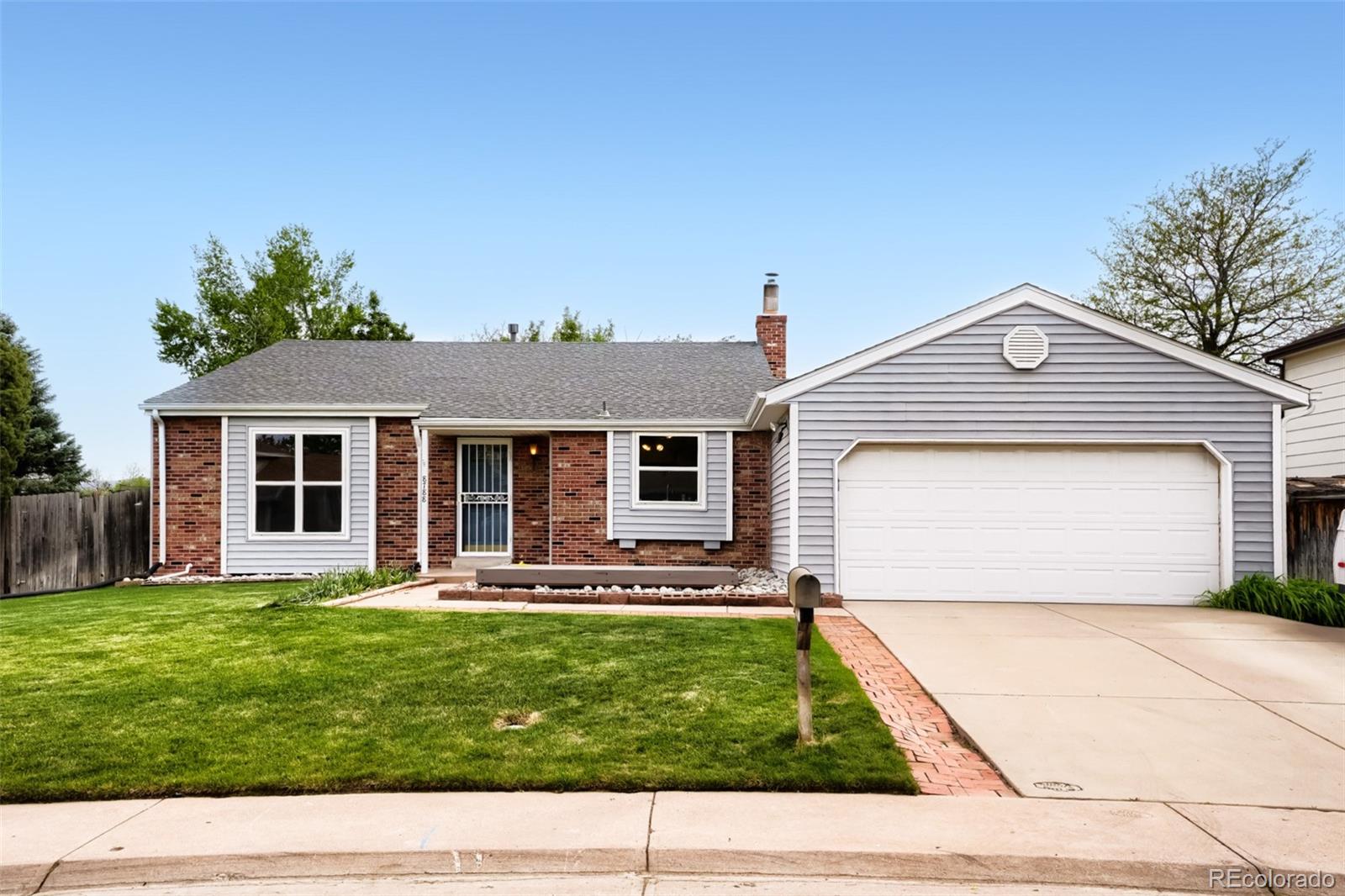 8788 W Glasgow Pl, Littleton, CO 80128