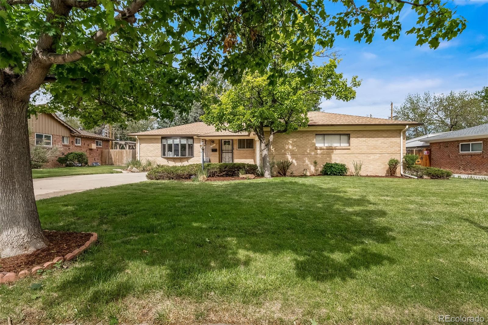341 Newark St, Aurora, CO 80010
