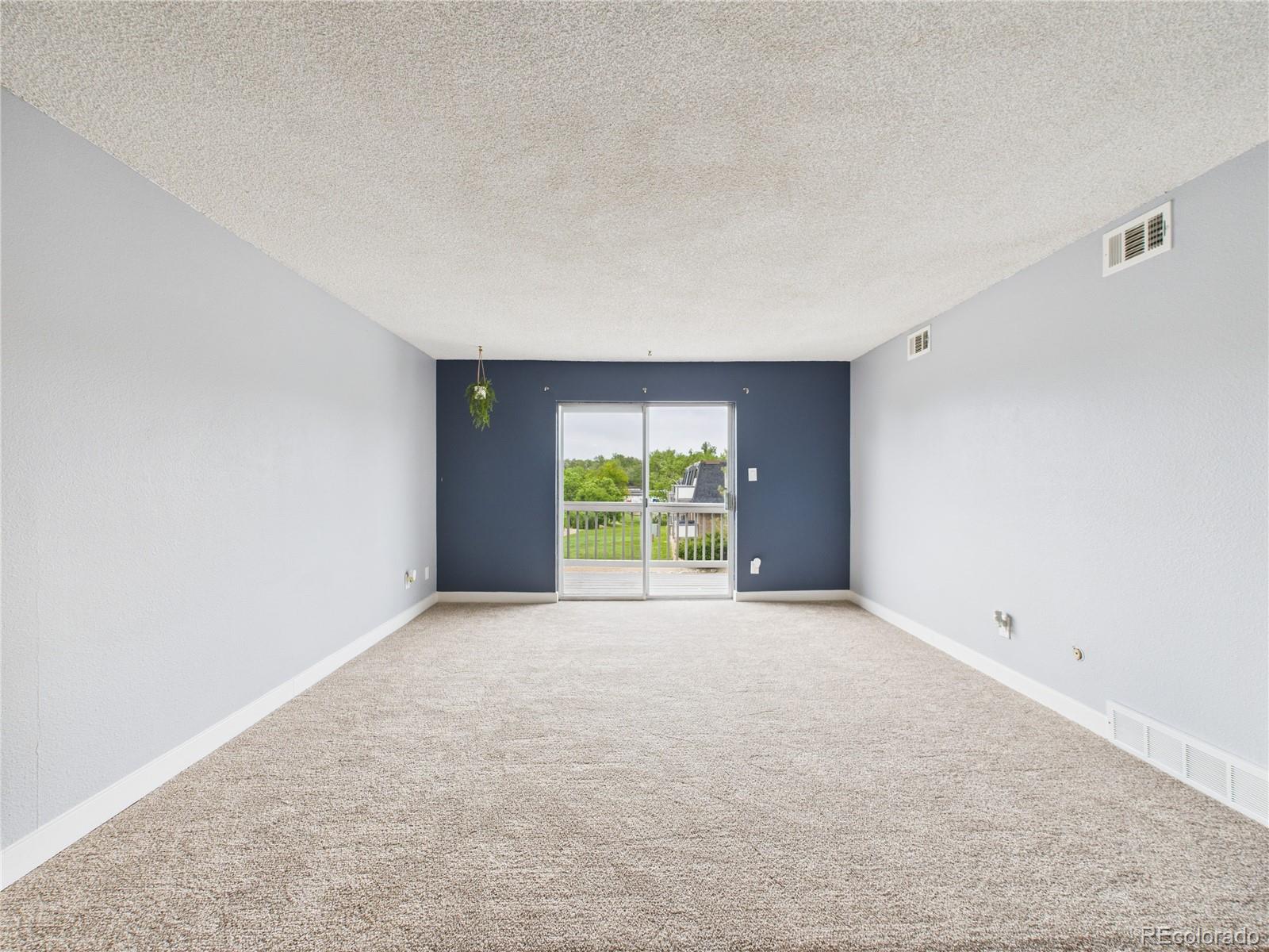 190 E Highline Cir #302, Centennial, CO 80122