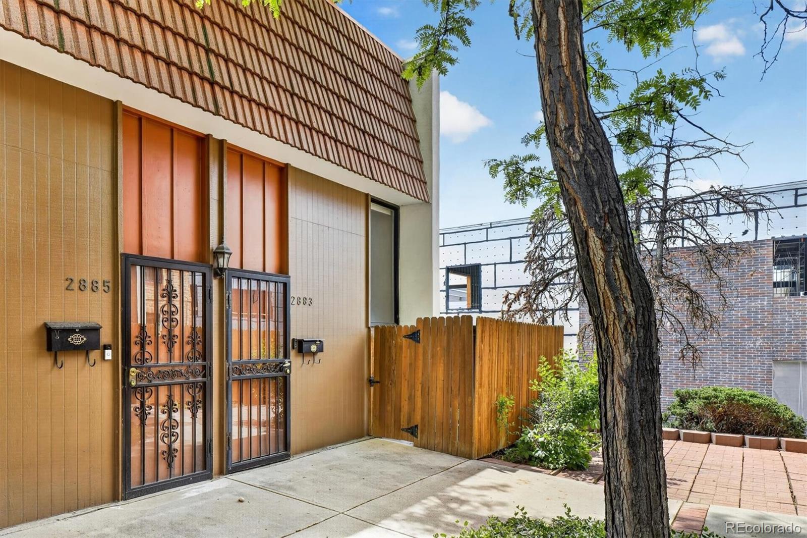 2883 S Locust St, Denver, CO 80222