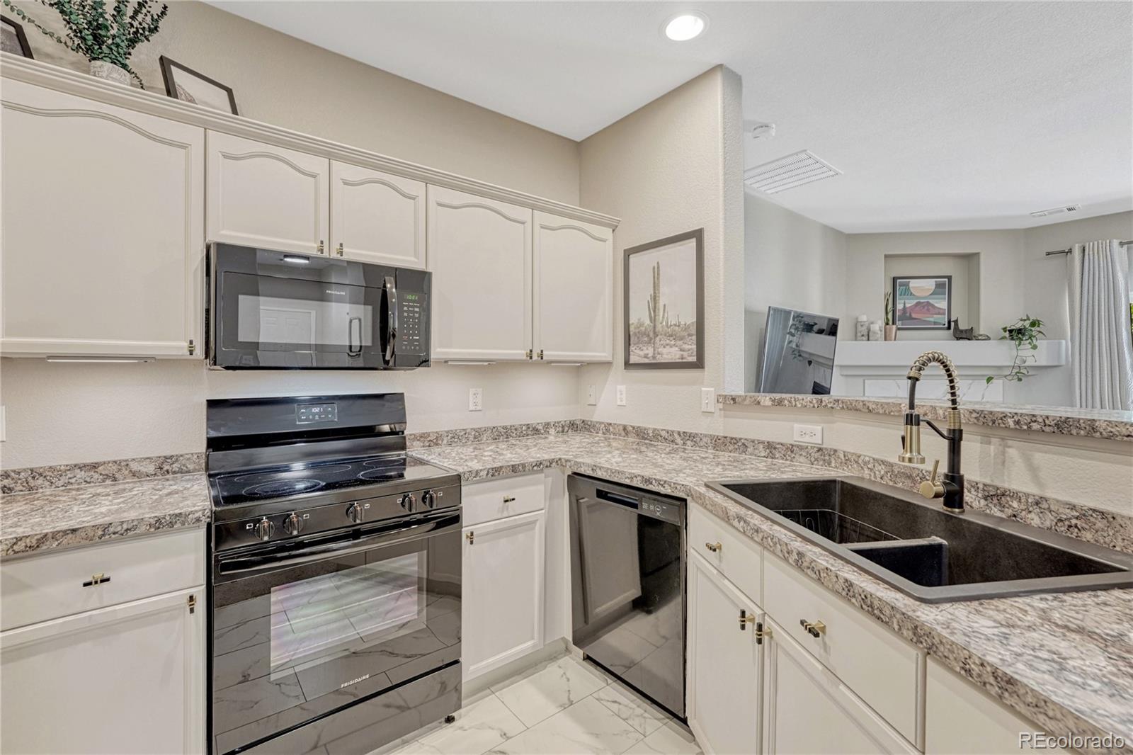 7409 S Alkire St #103, Littleton, CO 80127