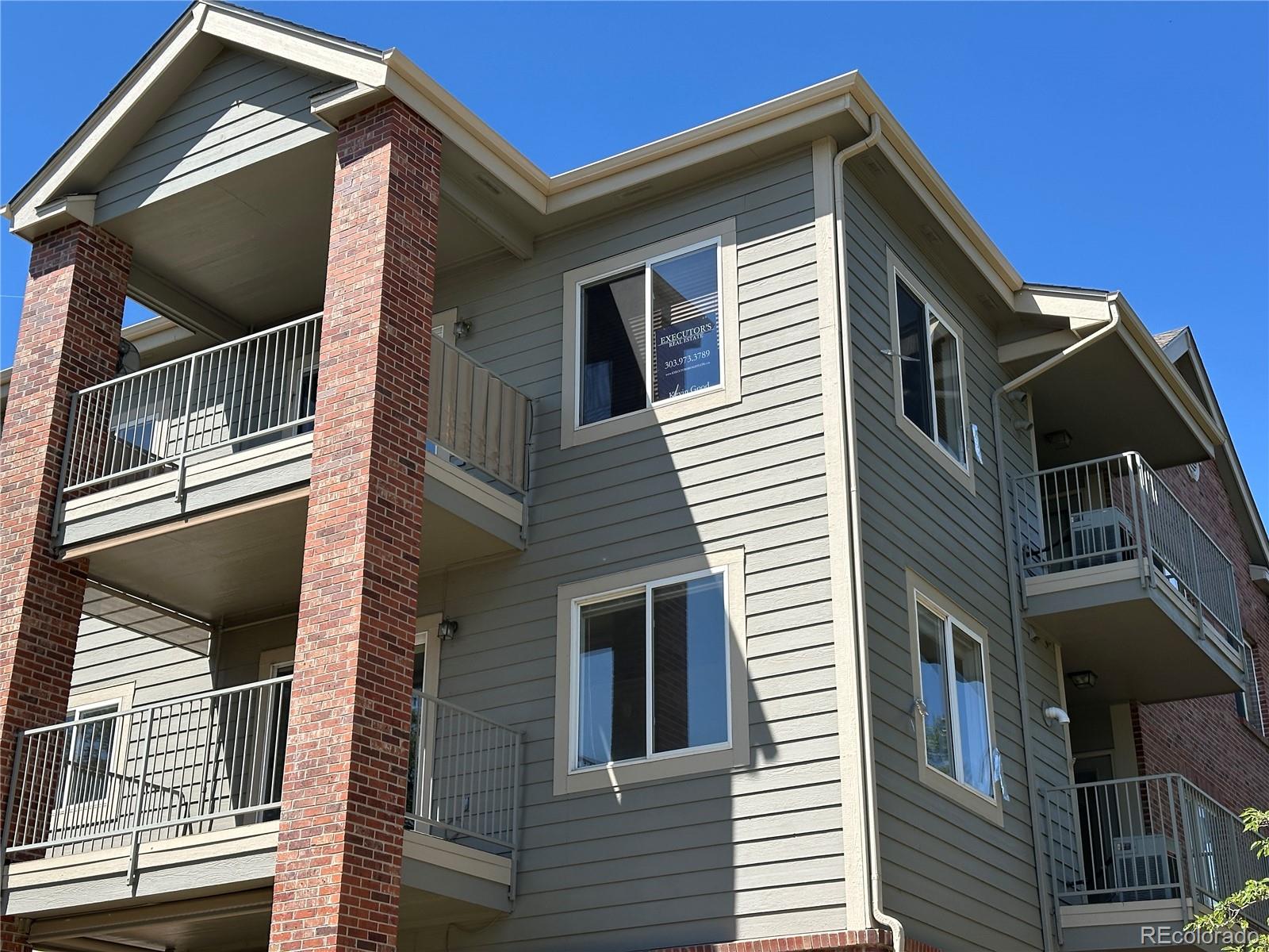 2895 W Riverwalk Cir #301, Littleton, CO 80123