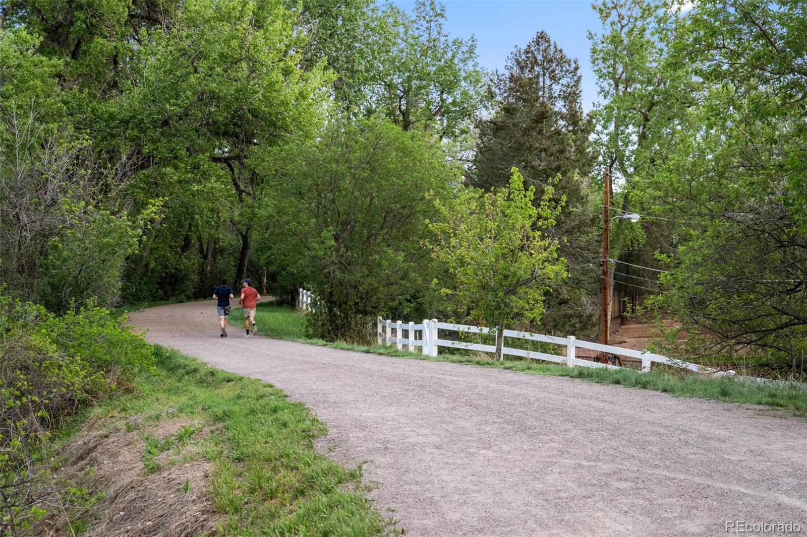 813 W Geddes Cir, Littleton, CO 80120