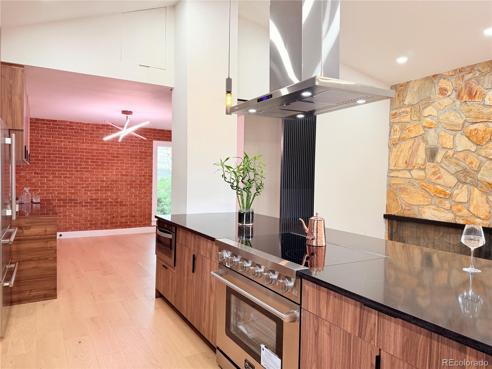 13935 W Center Dr, Lakewood, CO 80228