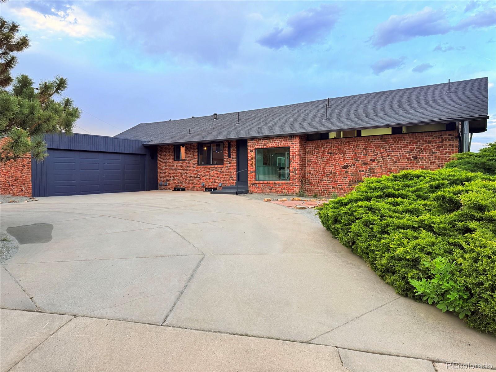 13935 W Center Dr, Lakewood, CO 80228