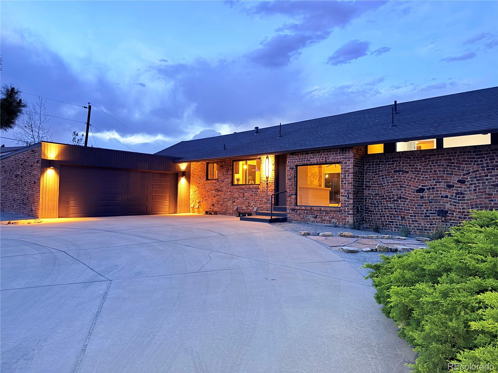 13935 W Center Dr, Lakewood, CO 80228