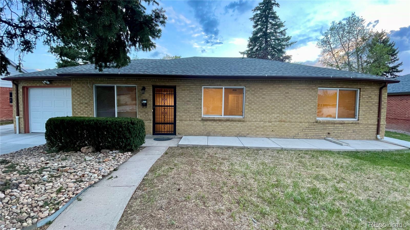 903 Quentin St, Aurora, CO 80011
