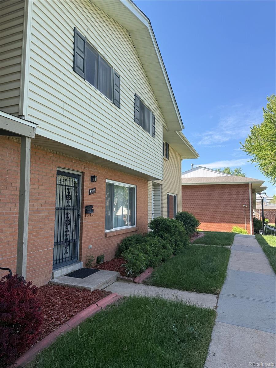 9018 E Mansfield Ave, Denver, CO 80237