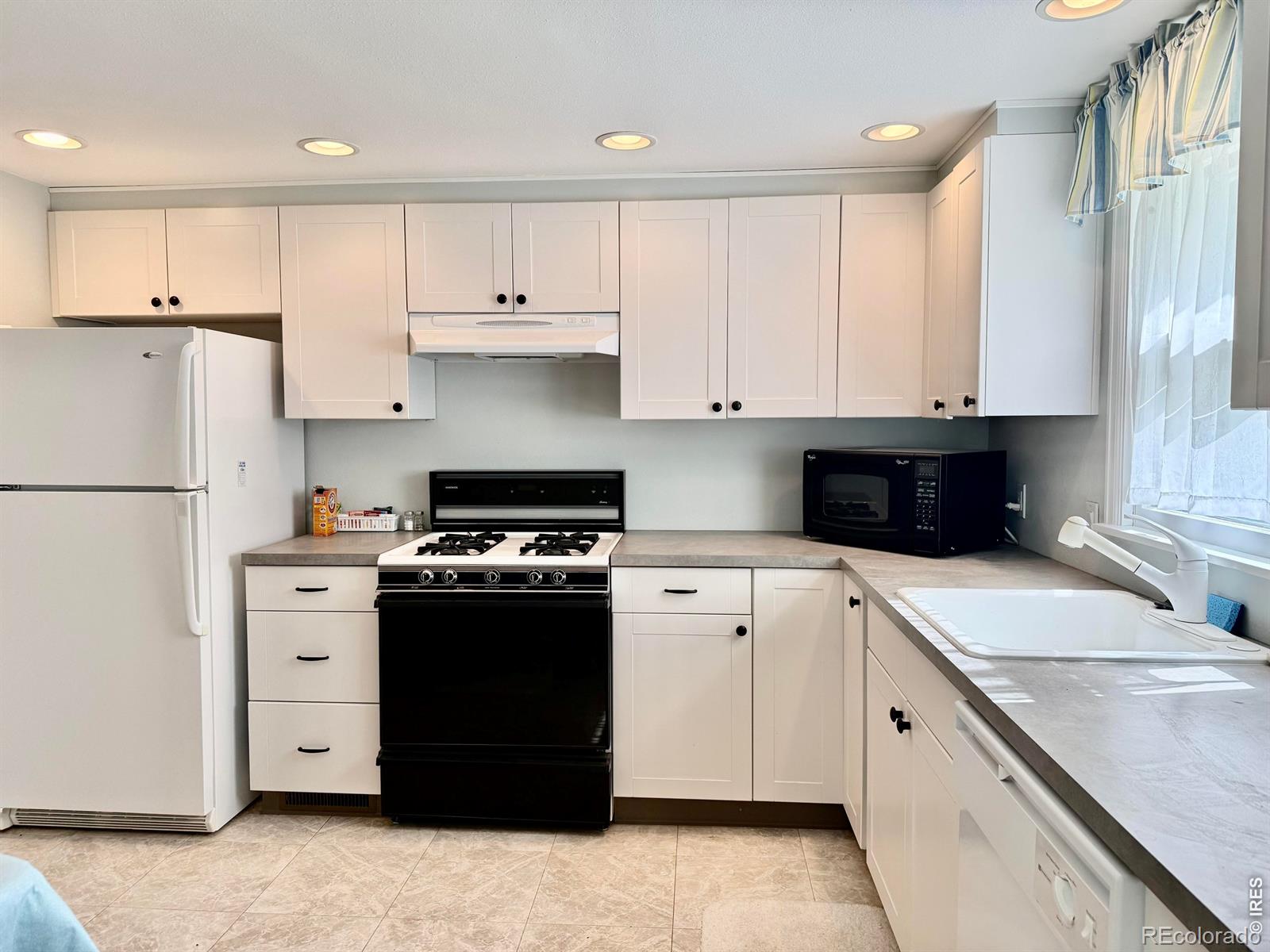 928 S Baxter Ave, Holyoke, CO 80734