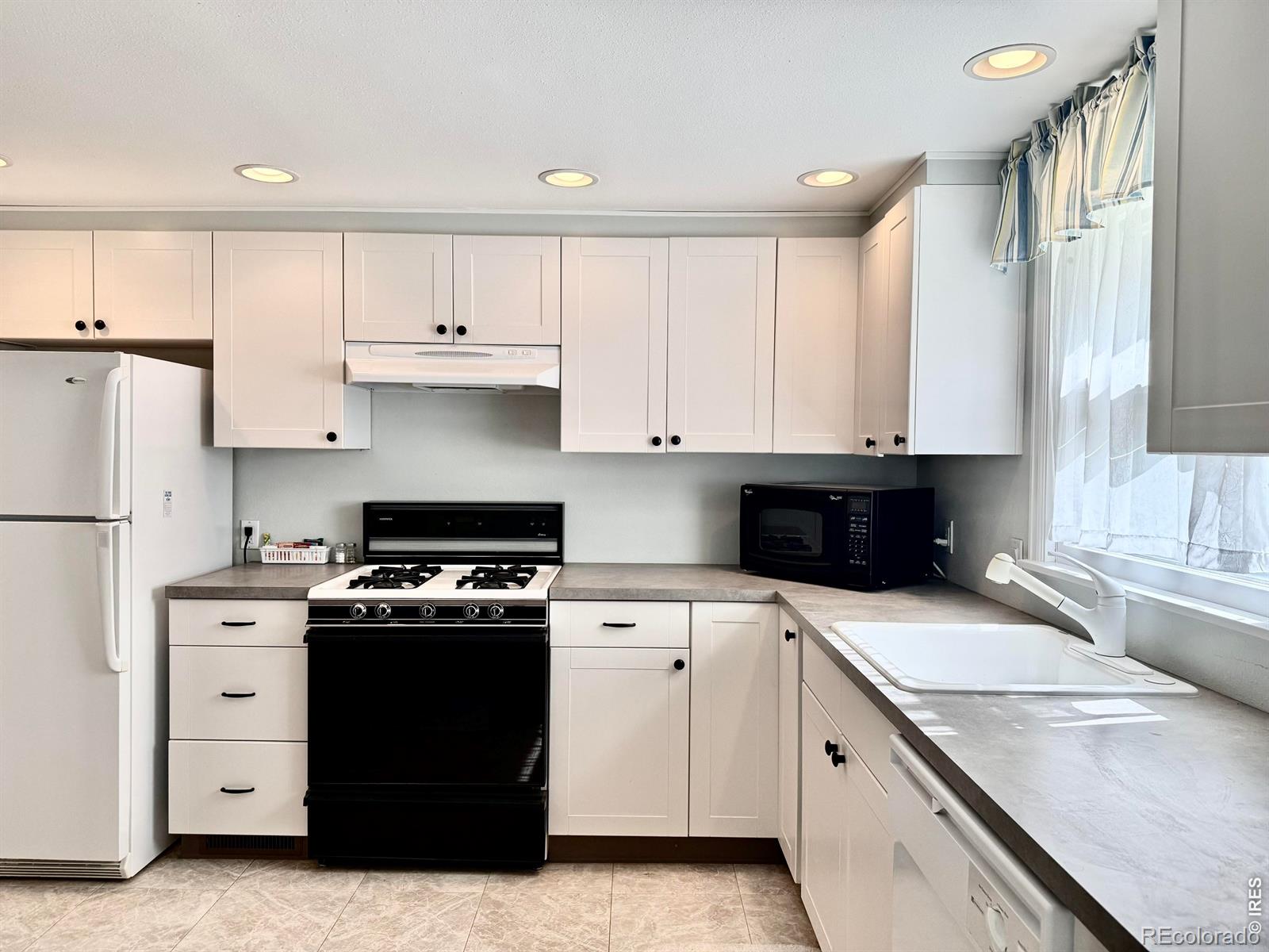 928 S Baxter Ave, Holyoke, CO 80734