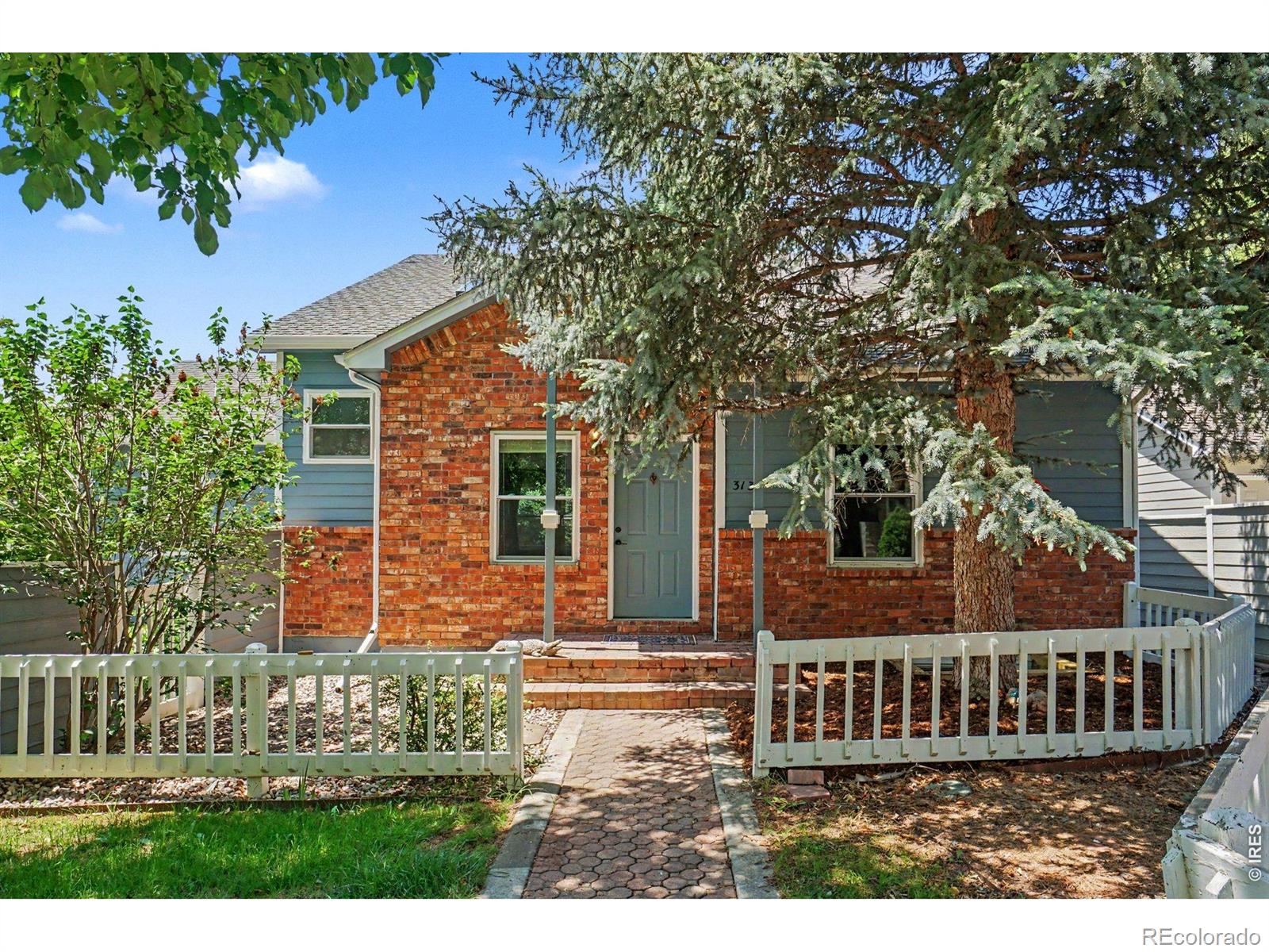 3134 Spinnaker Dr, Longmont, CO 80503