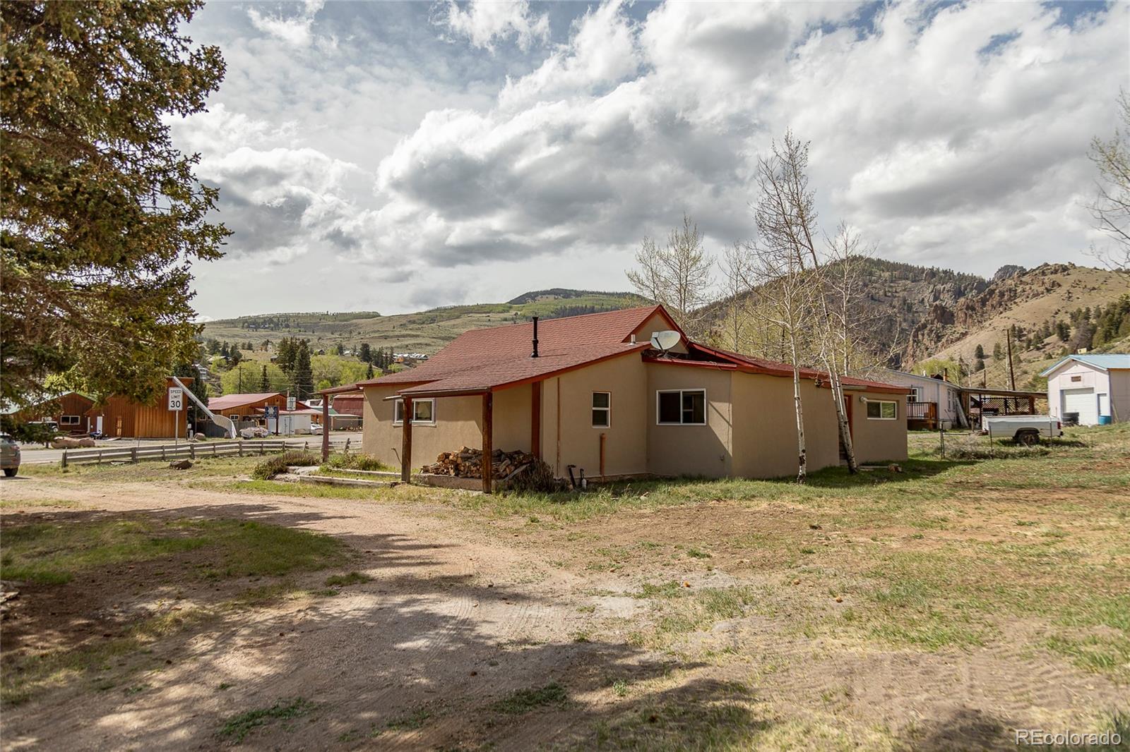 1010 La Garita St, Creede, CO 81130
