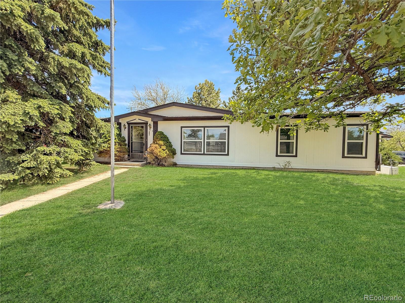 205 E 8th St, Flagler, CO 80815