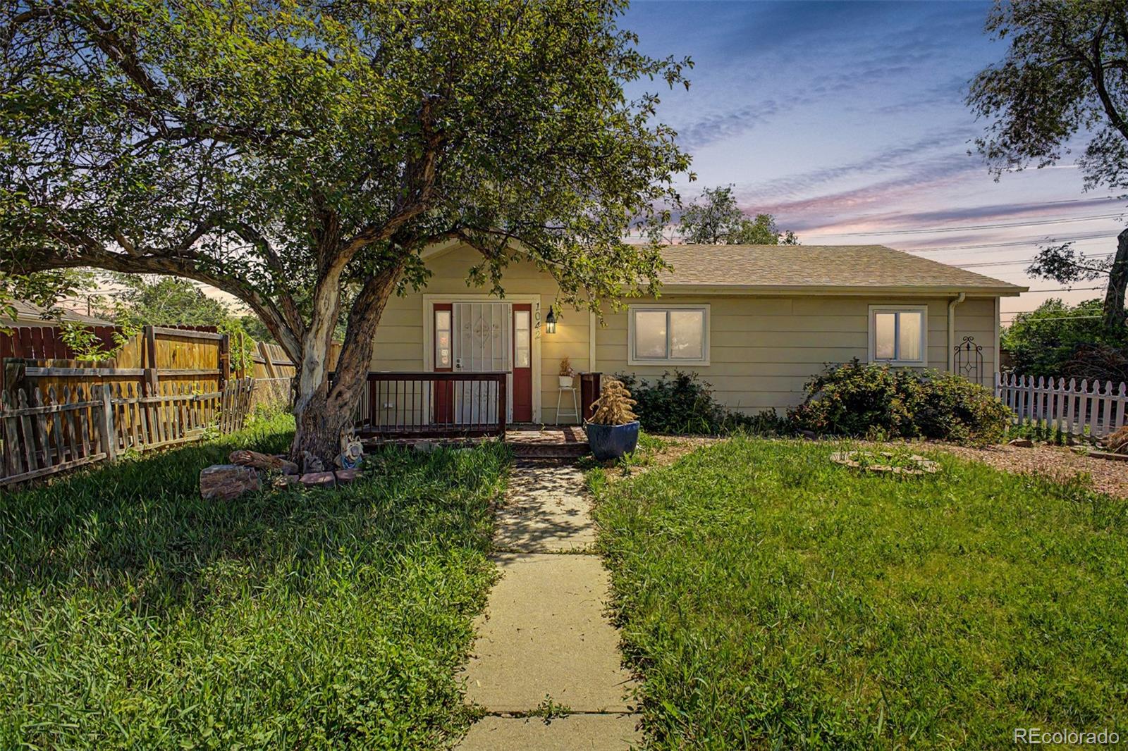 1042 Yuba St, Aurora, CO 80011