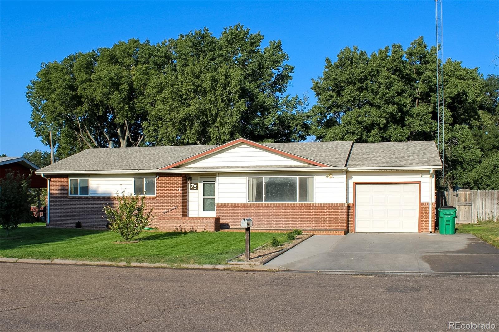 75 Paradise Dr, Burlington, CO 80807