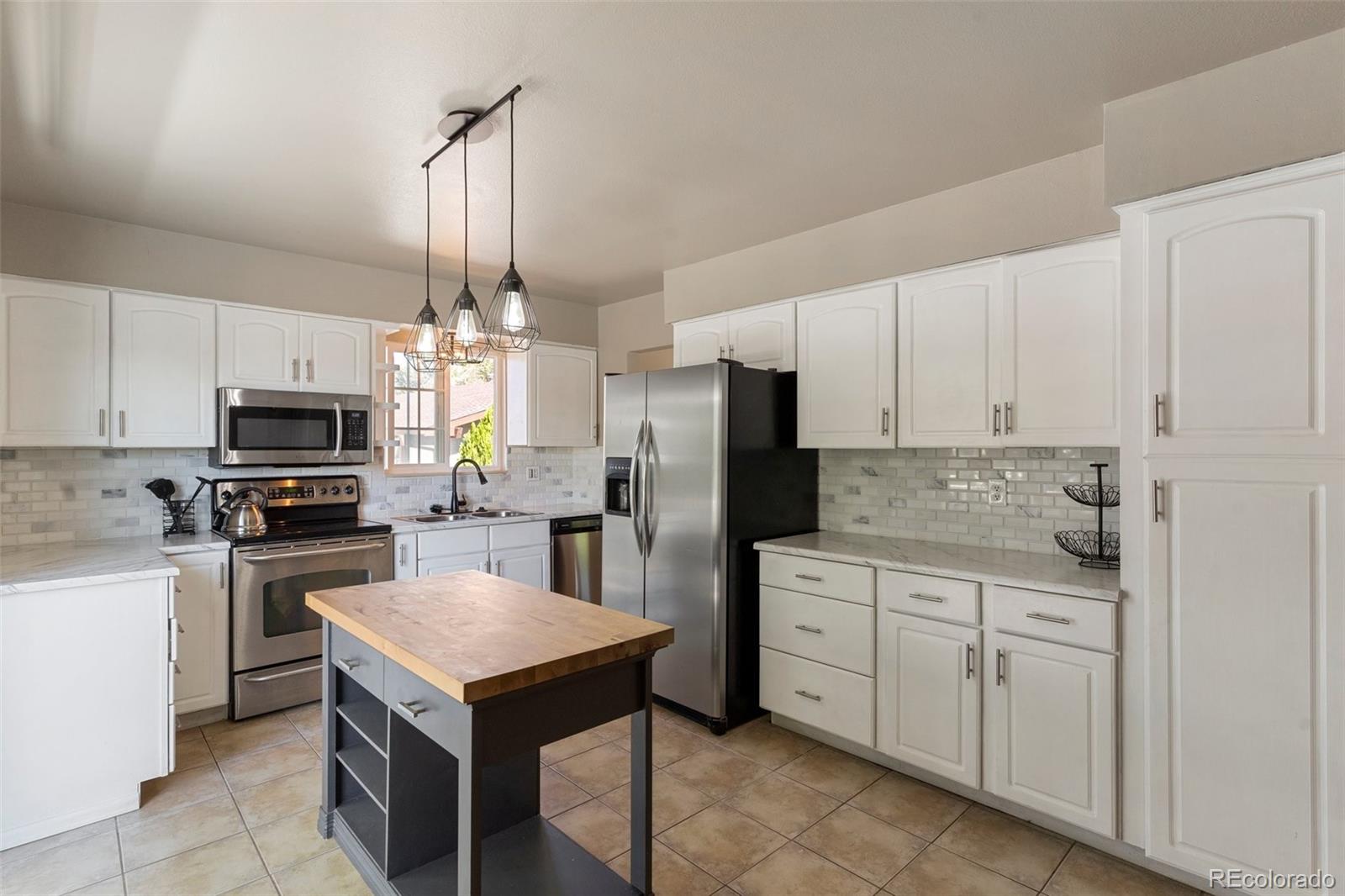 4032 Valley Dr #B, Pueblo, CO 81008