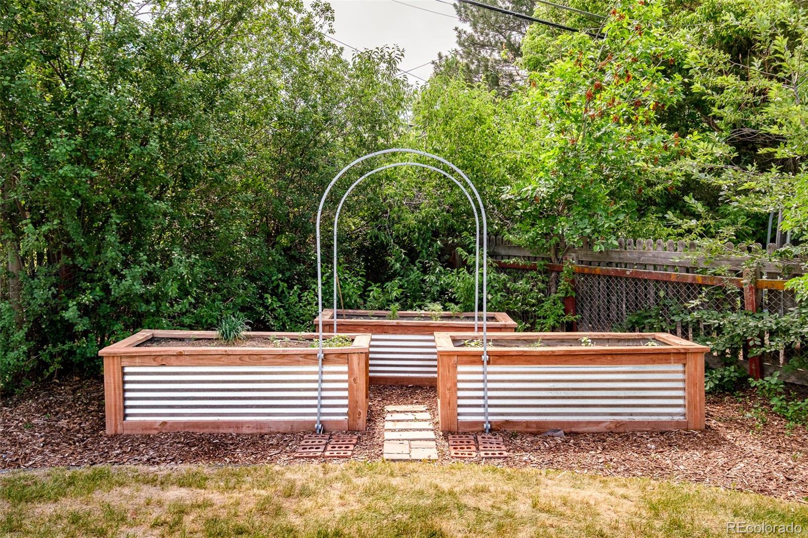 2980 S Holly Pl, Denver, CO 80222