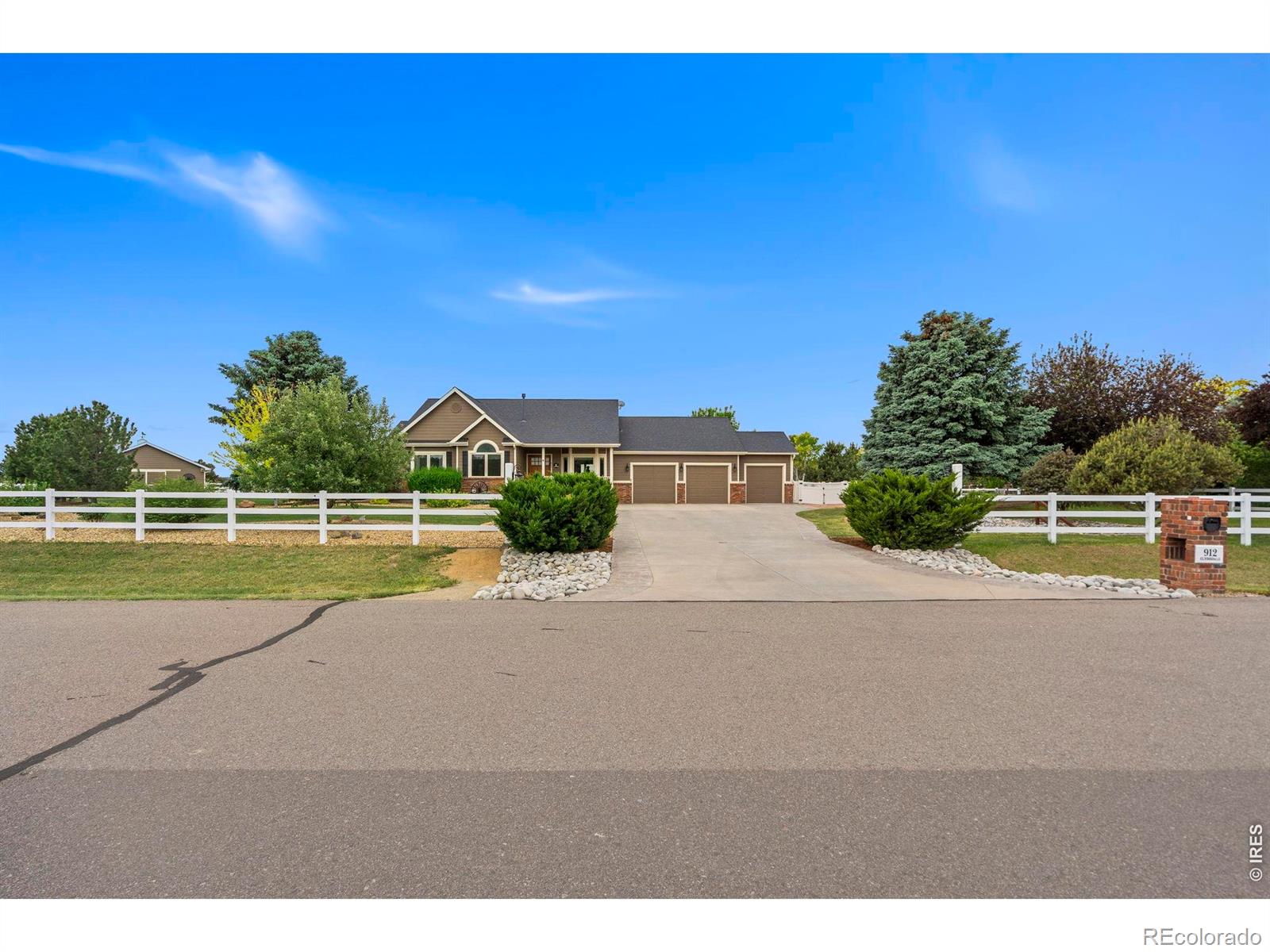 912 Clydesdale Ln, Windsor, CO 80550